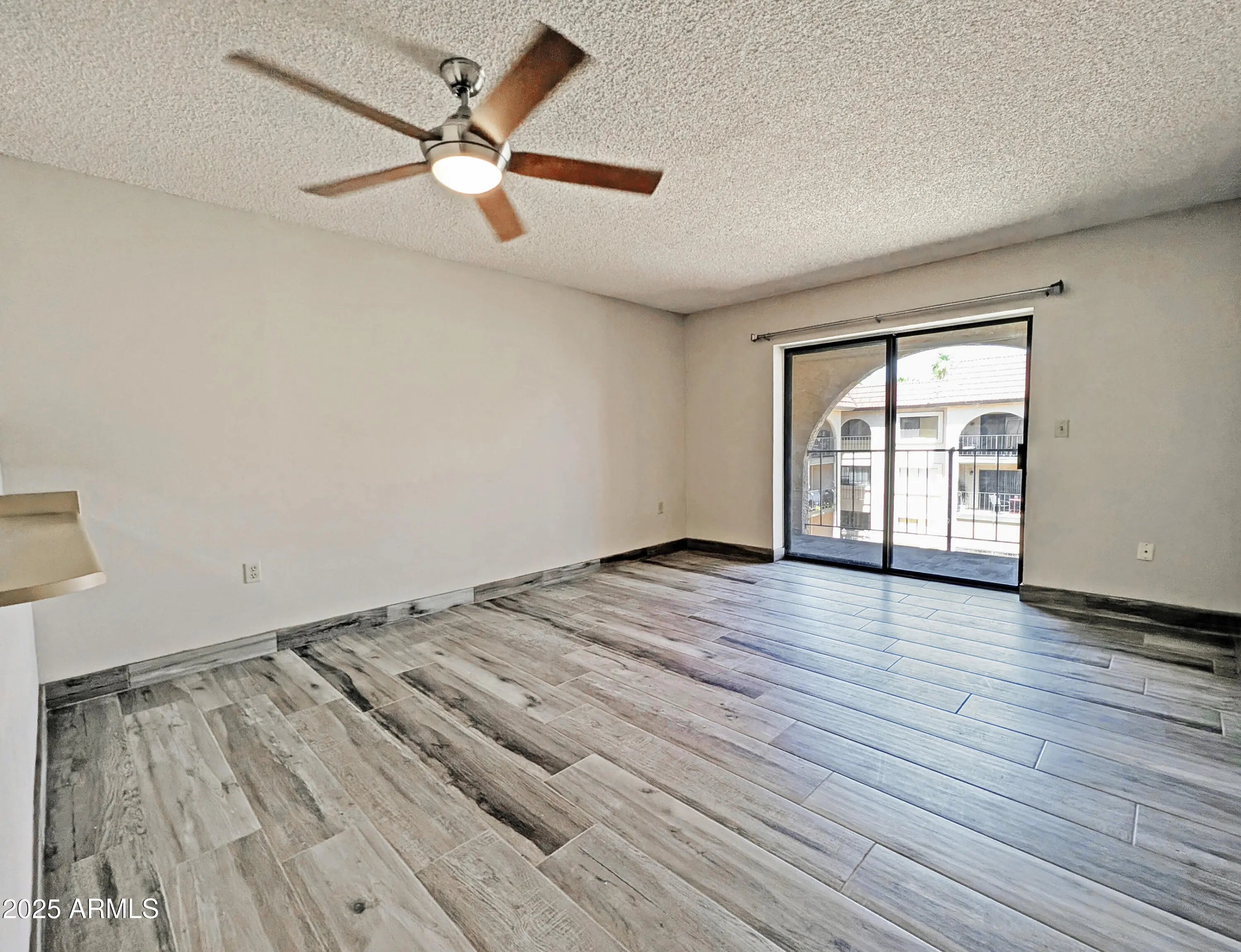 Photo of Listing #6883223