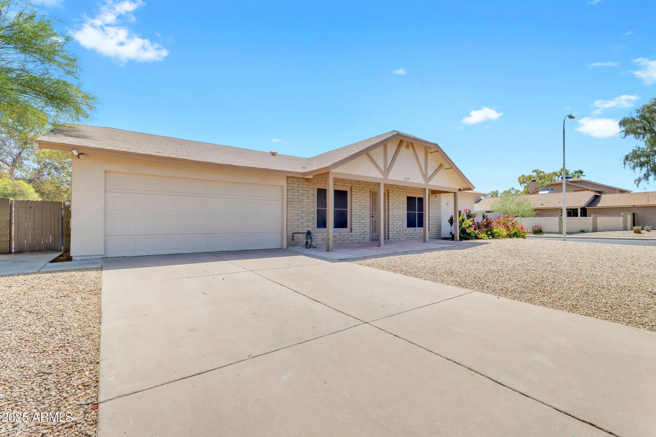 Photo of Listing #6881723