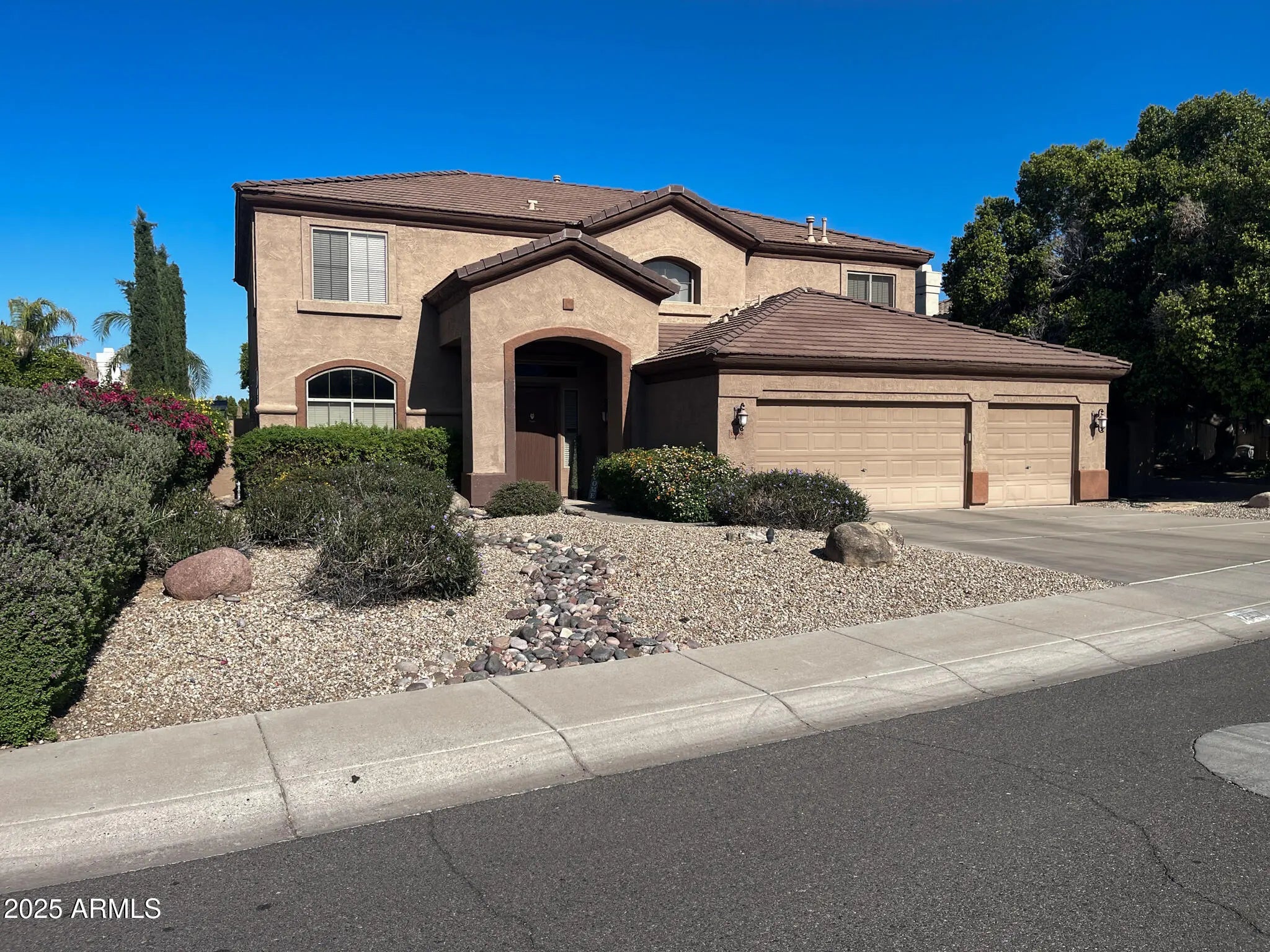 Photo of Listing #6881938