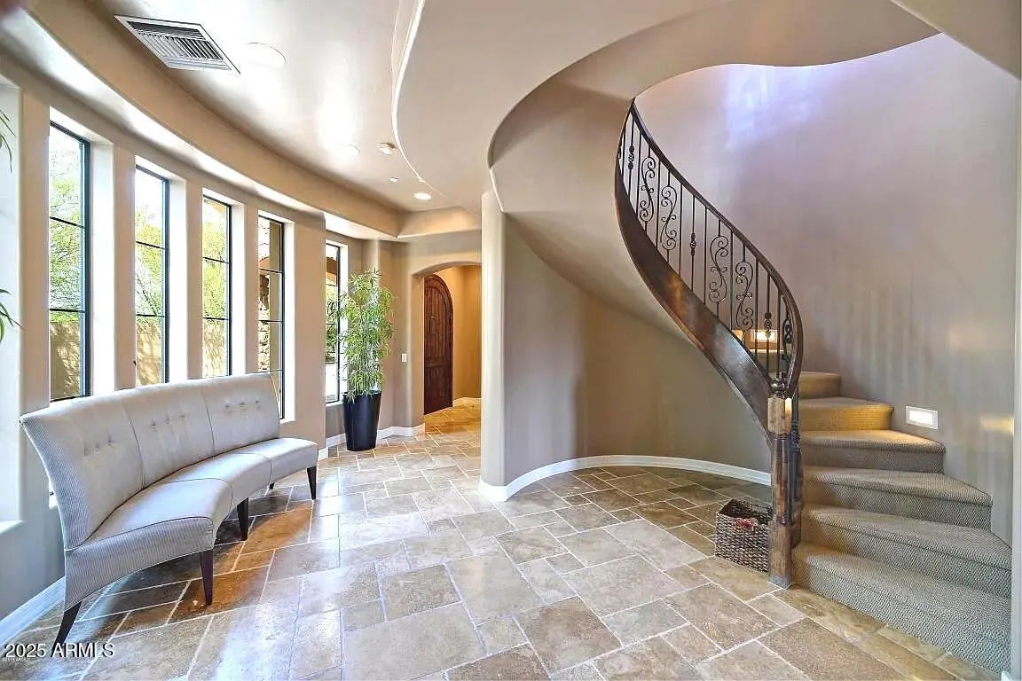 Photo of Listing #6882393