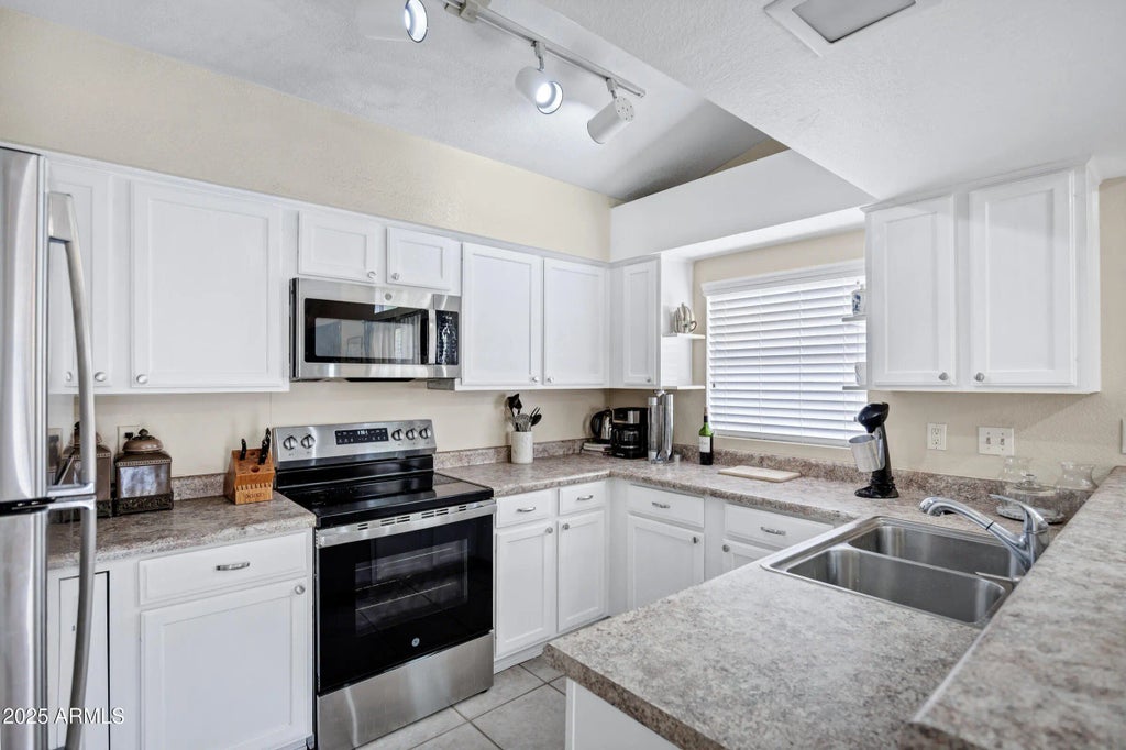 12244 S 45th Street, Phoenix