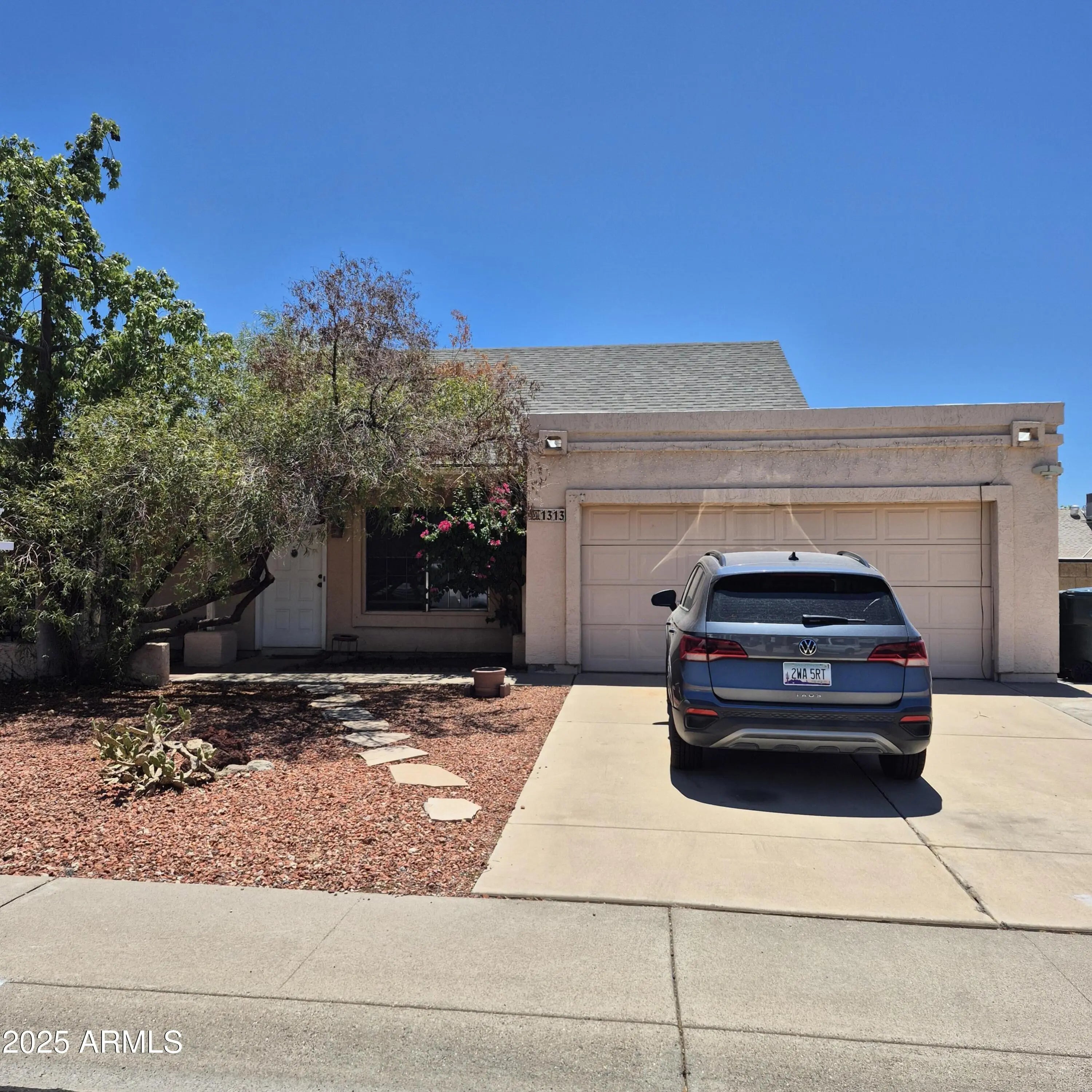 Photo of Listing #6884413