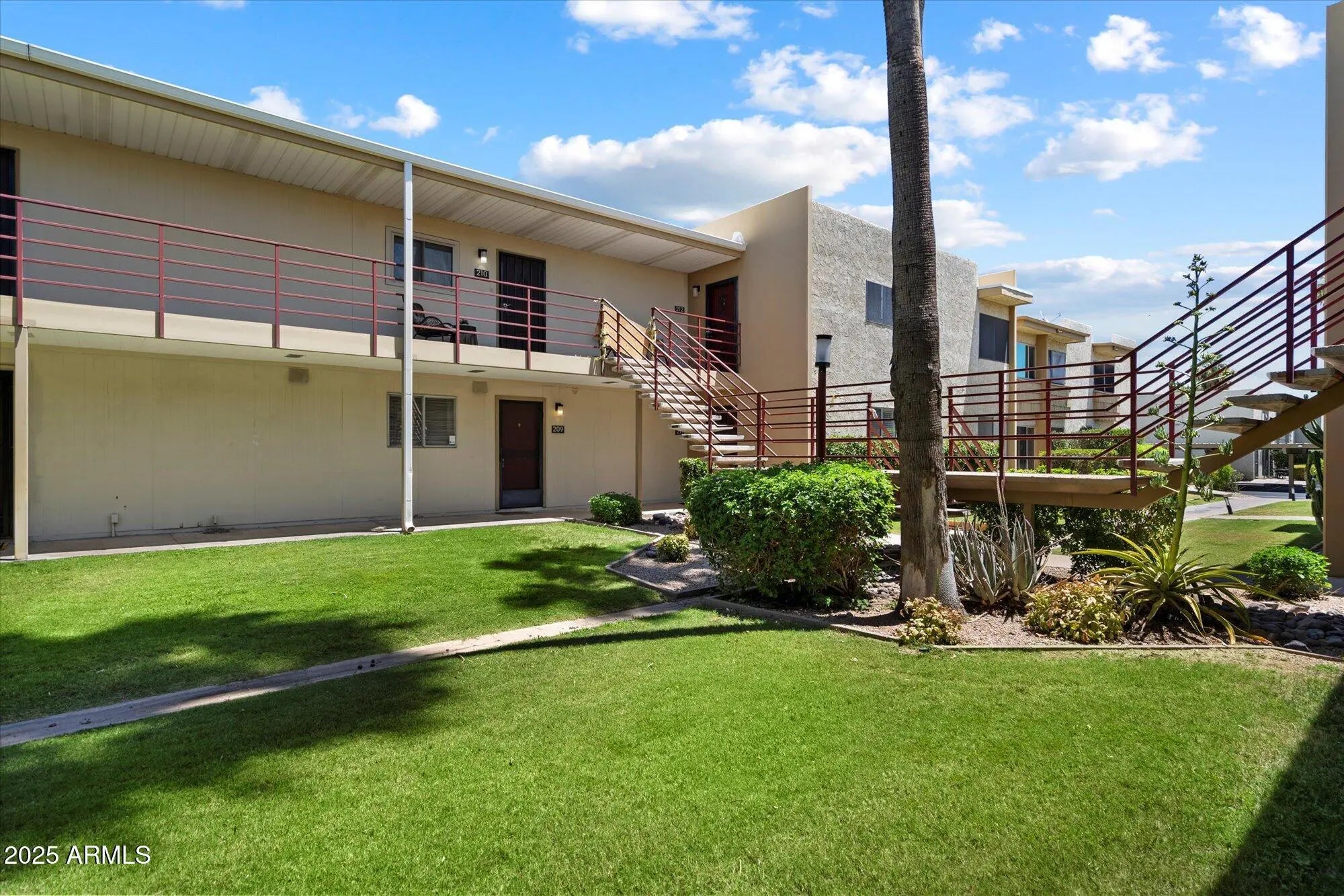 Photo of Listing #6881636