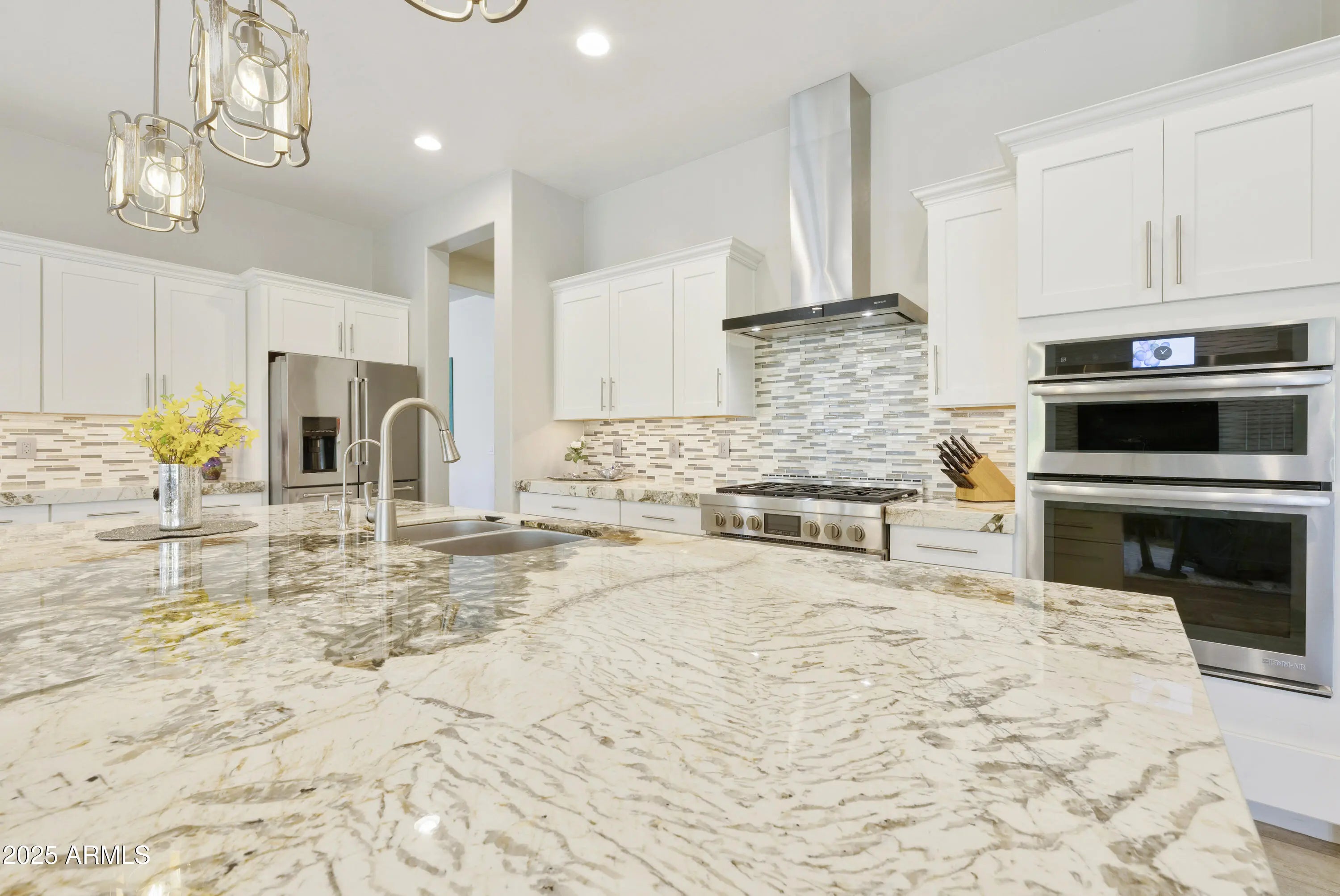 Photo of Listing #6906677