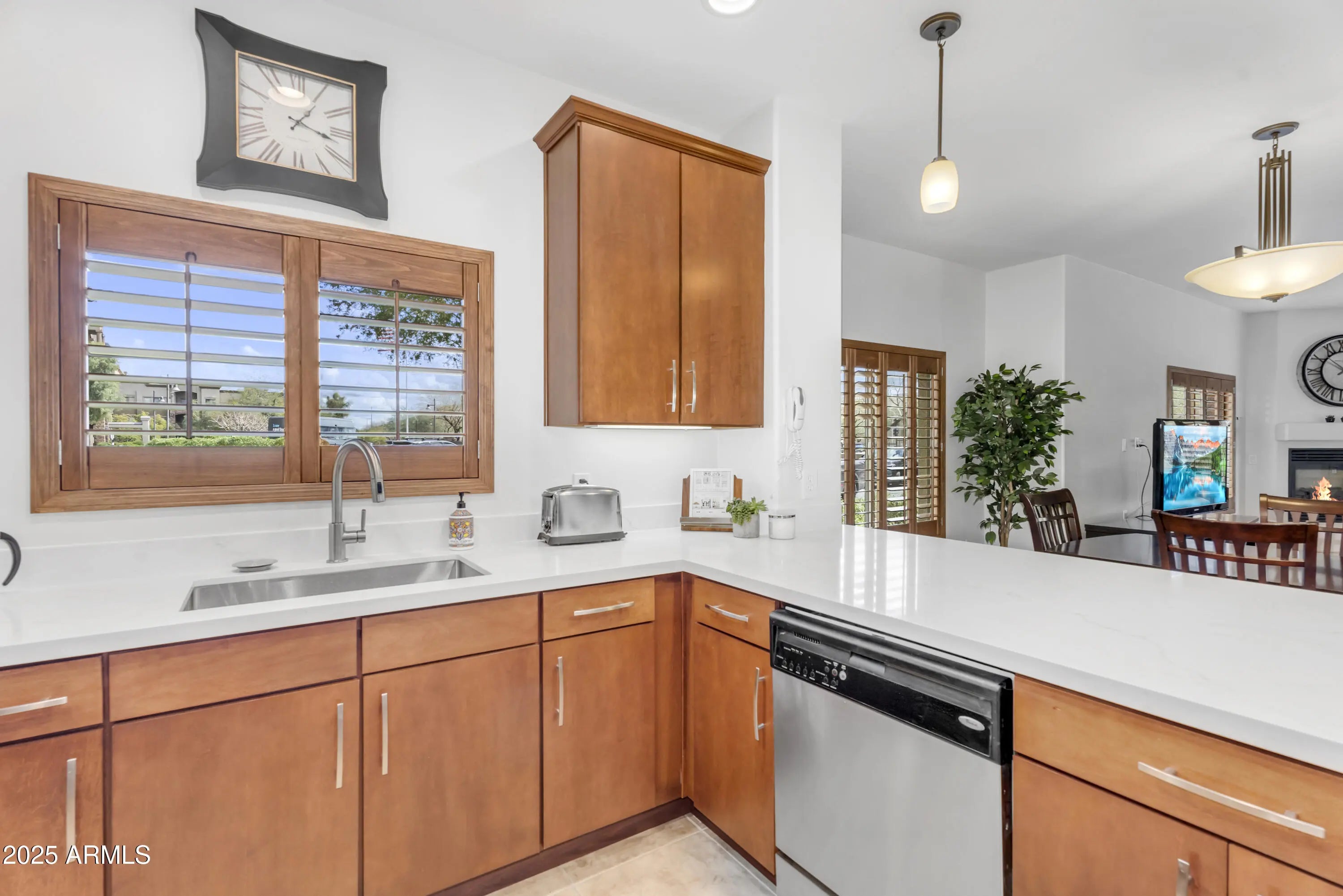 Photo of Listing #6882547