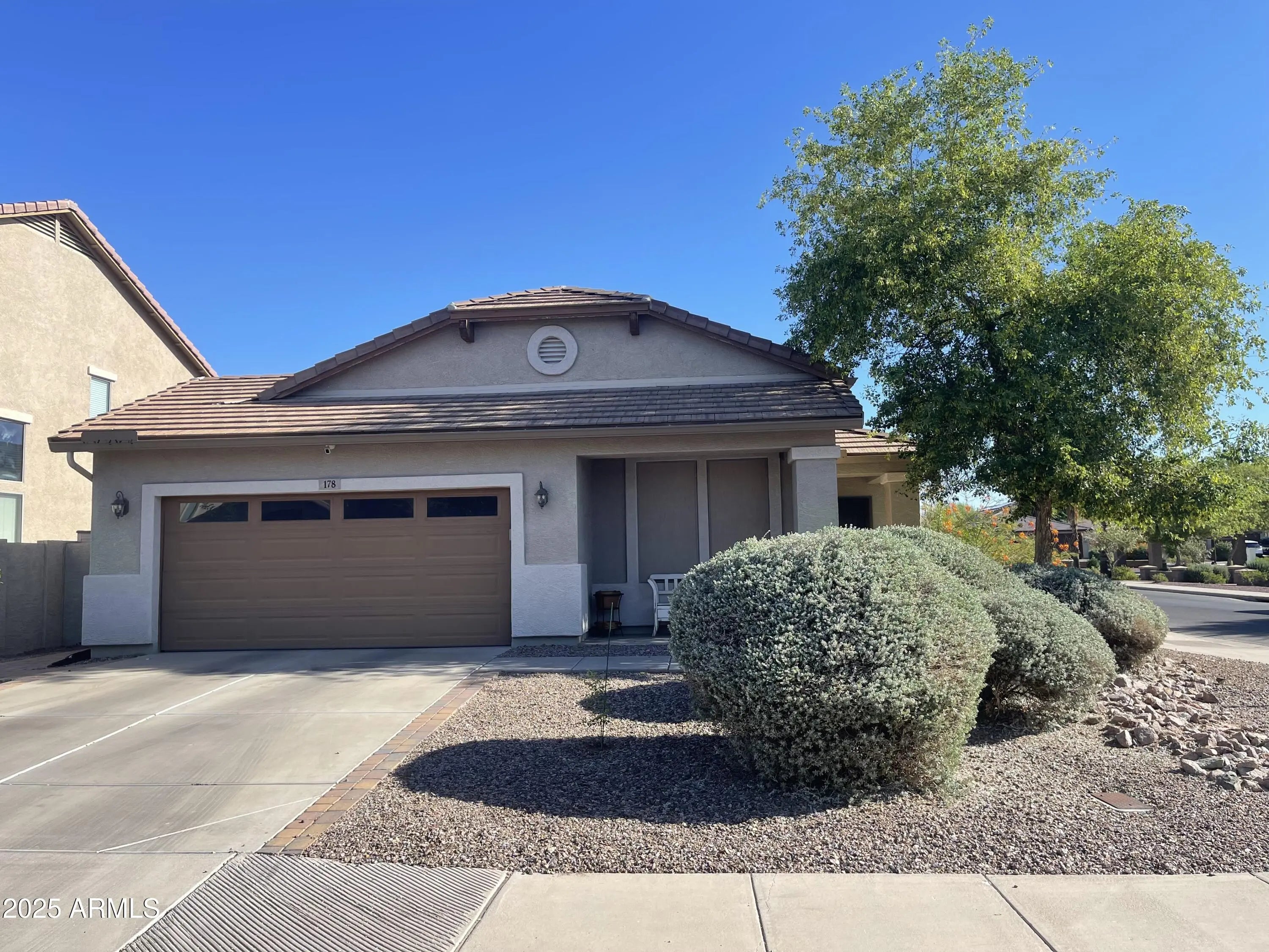 Photo of Listing #6882293