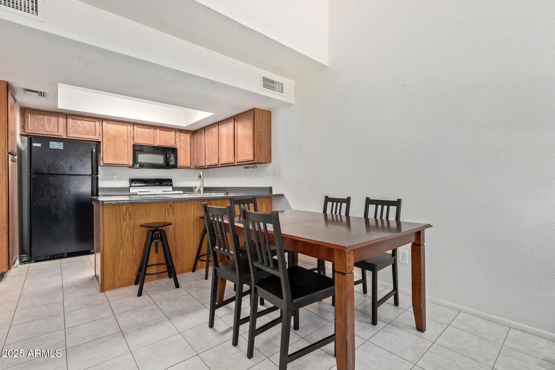 Photo of Listing #6882324