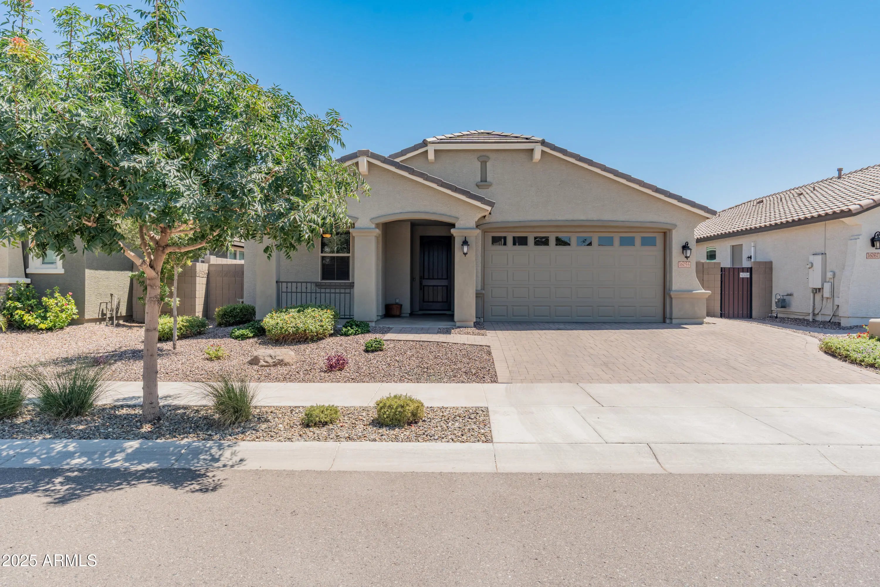 Photo of Listing #6883122