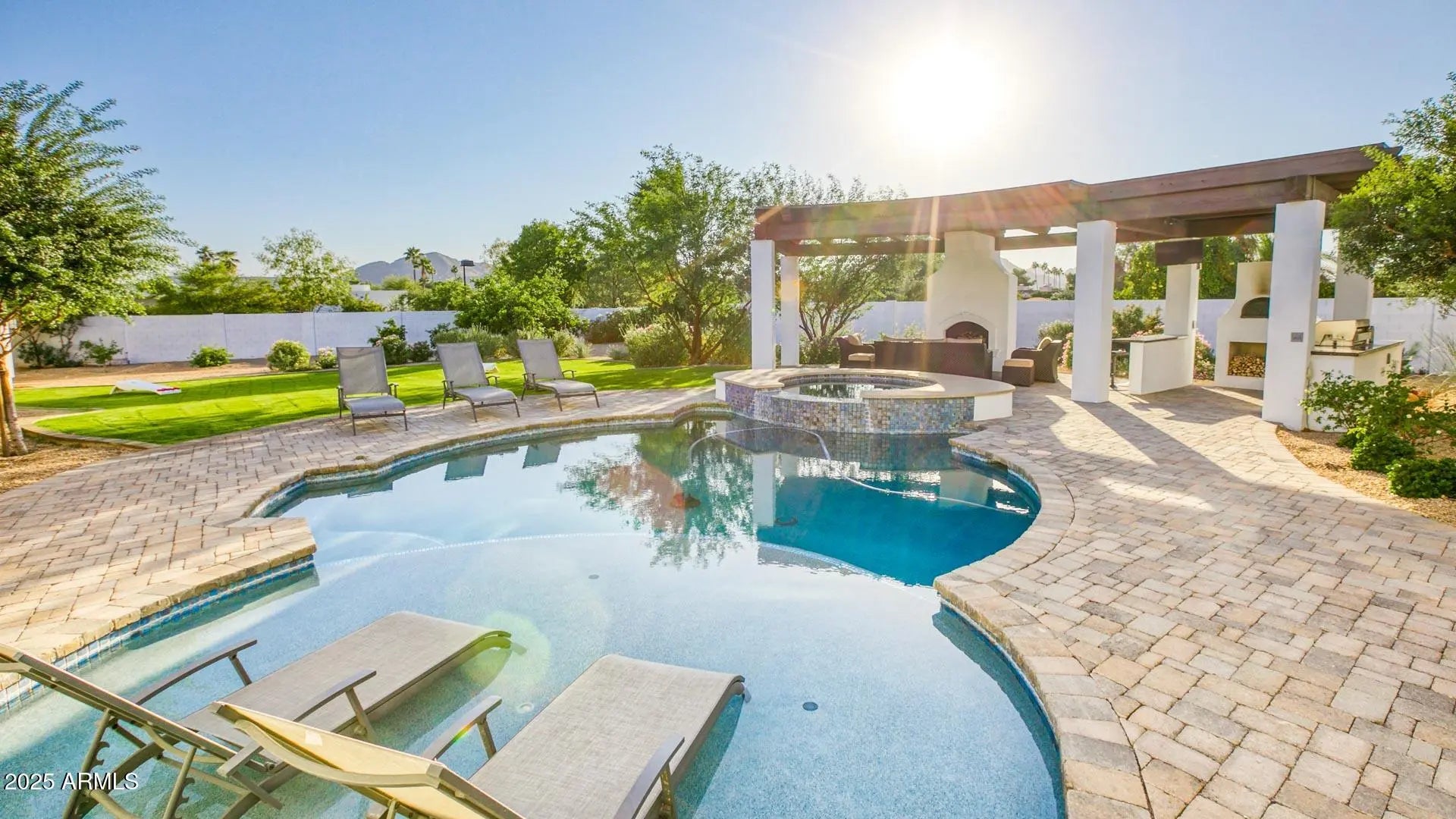 Photo of Listing #6883250