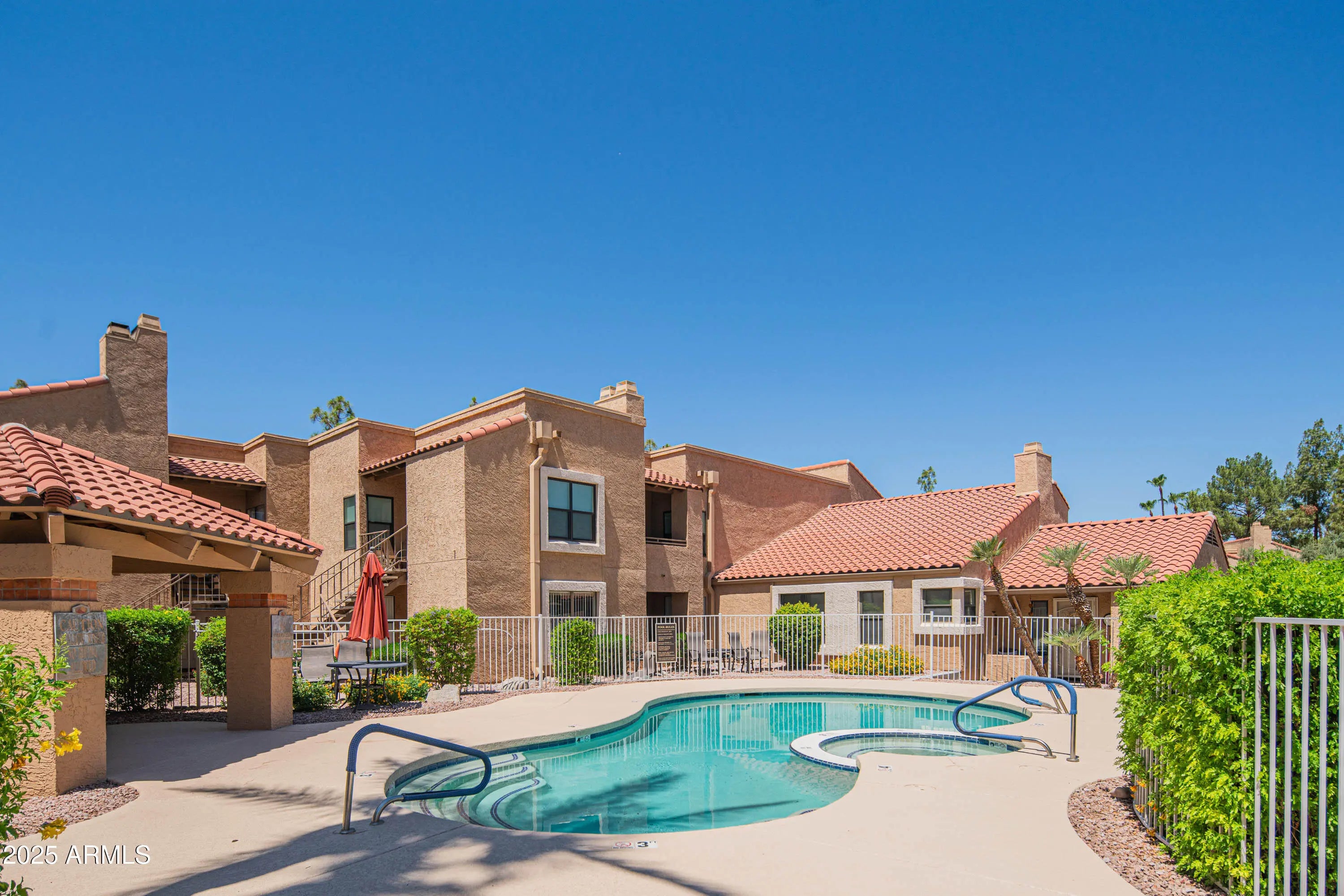 Photo of Listing #6889258