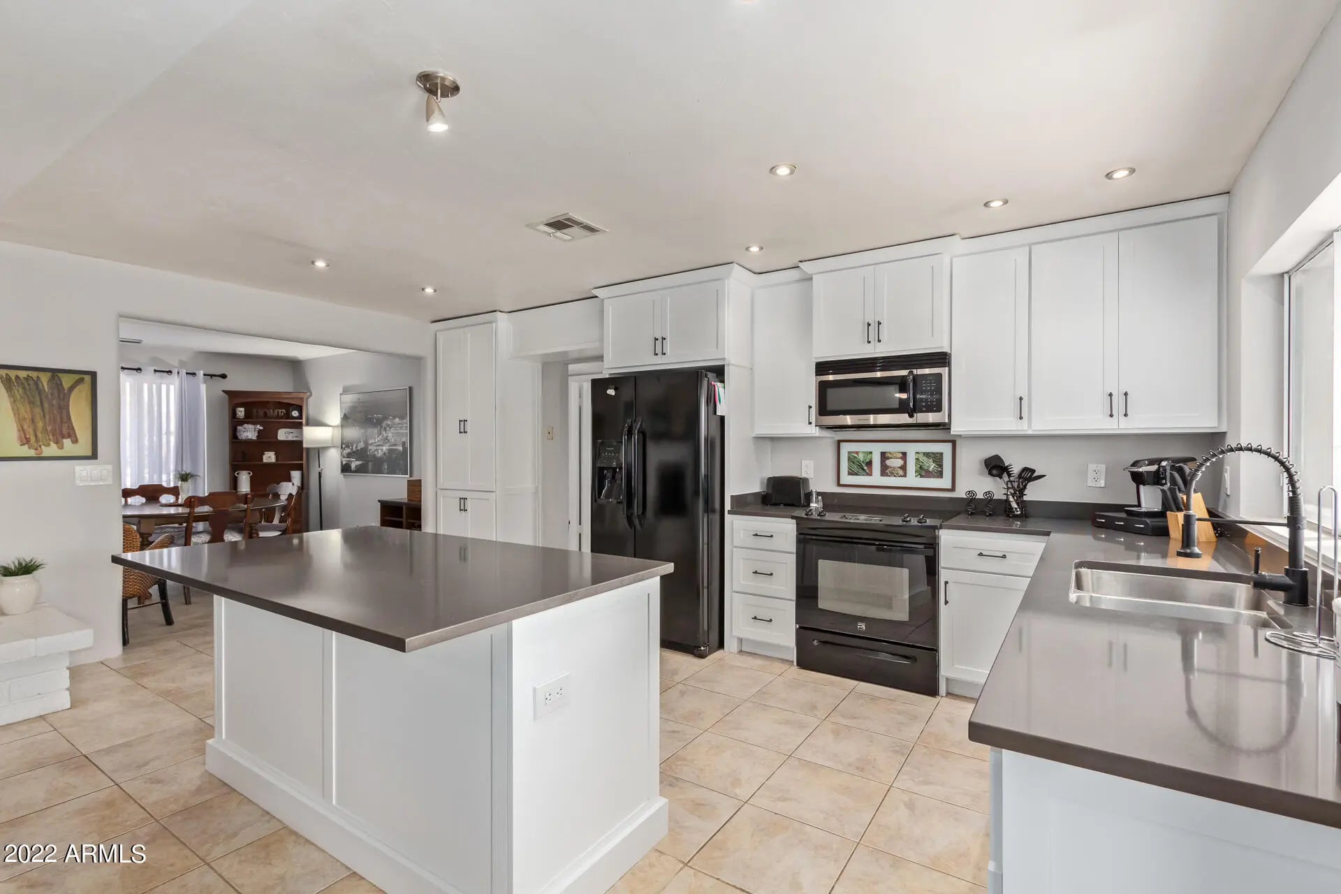 Photo of Listing #6892842