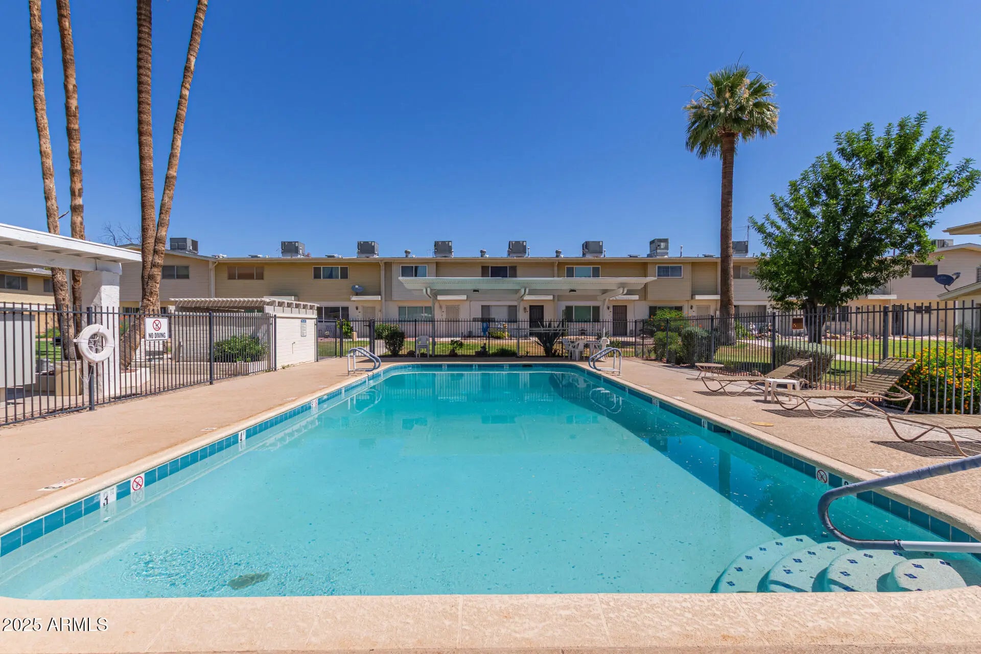 Photo of Listing #6886938