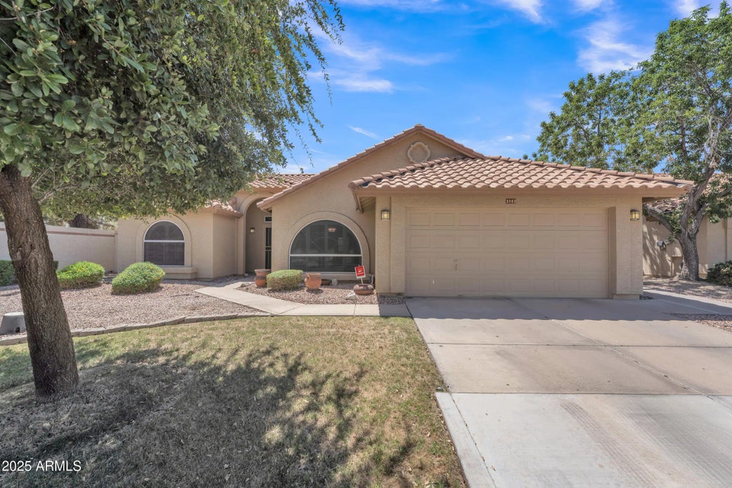 3882 S Hawthorn Drive, Chandler