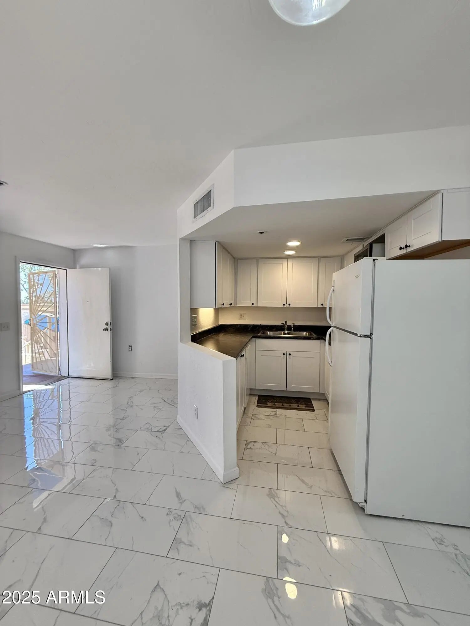 Photo of Listing #6885529