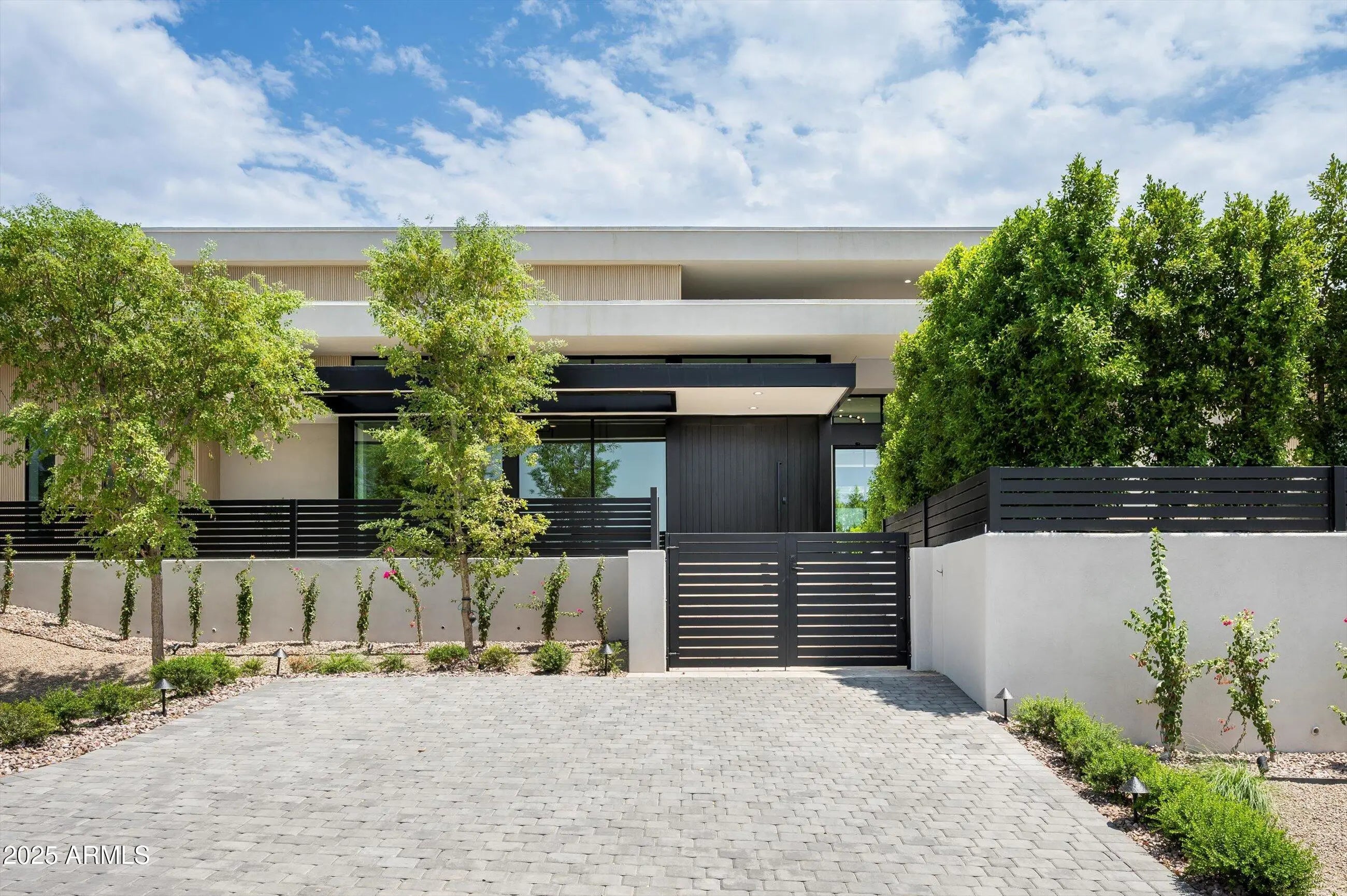 Photo of Listing #6913447