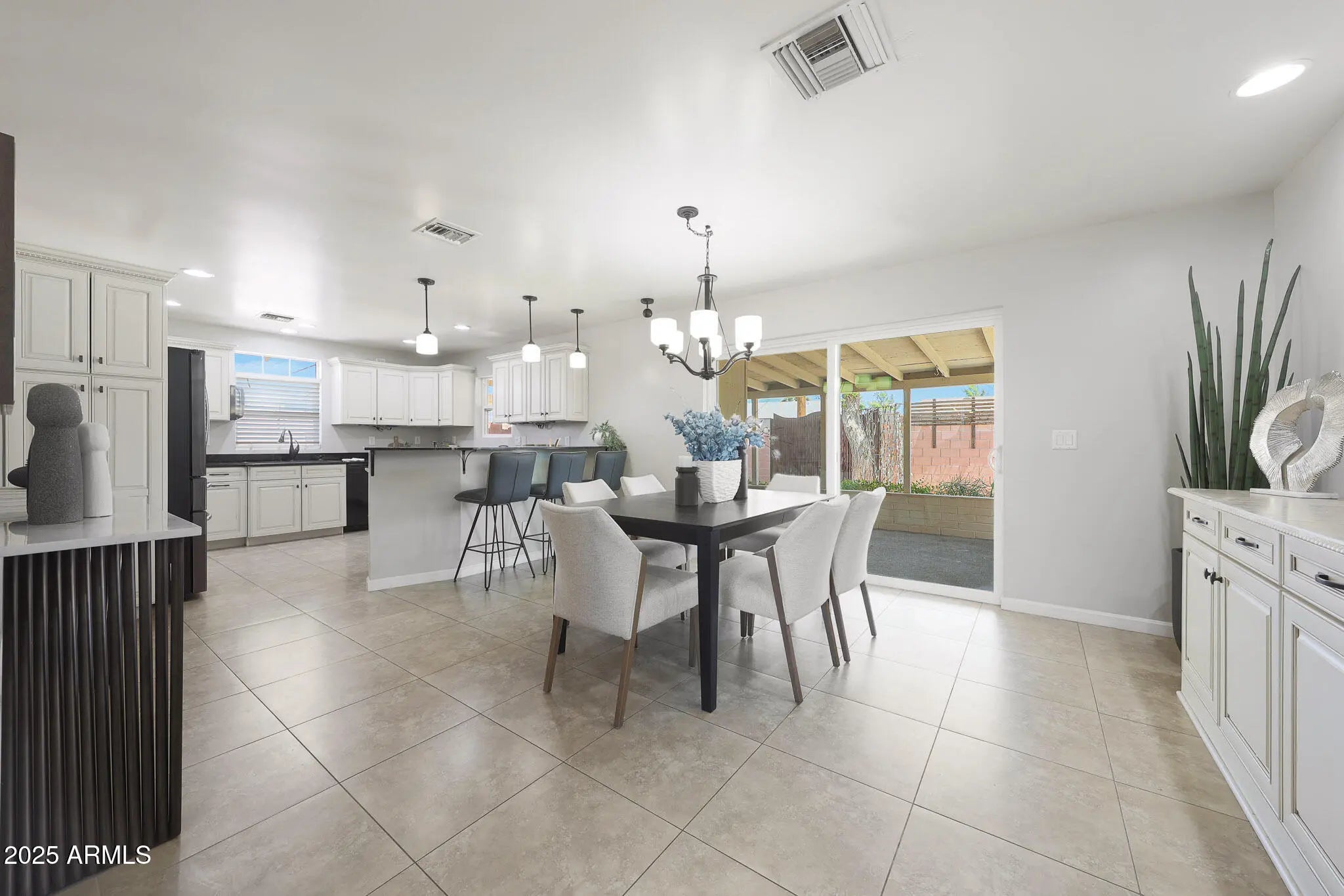 Photo of Listing #6897192