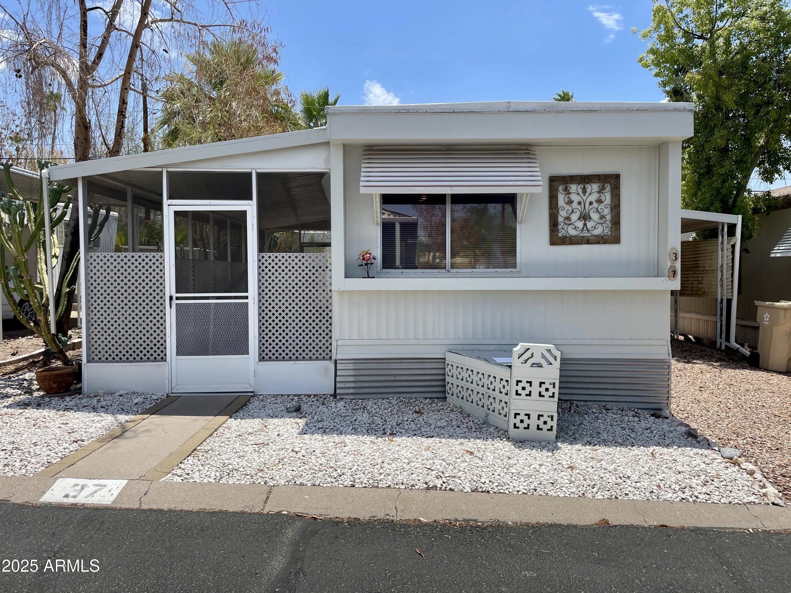 Photo of Listing #6894975