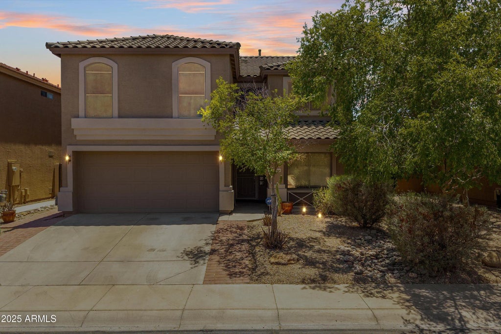43813 W Rio Lobo Drive, Maricopa