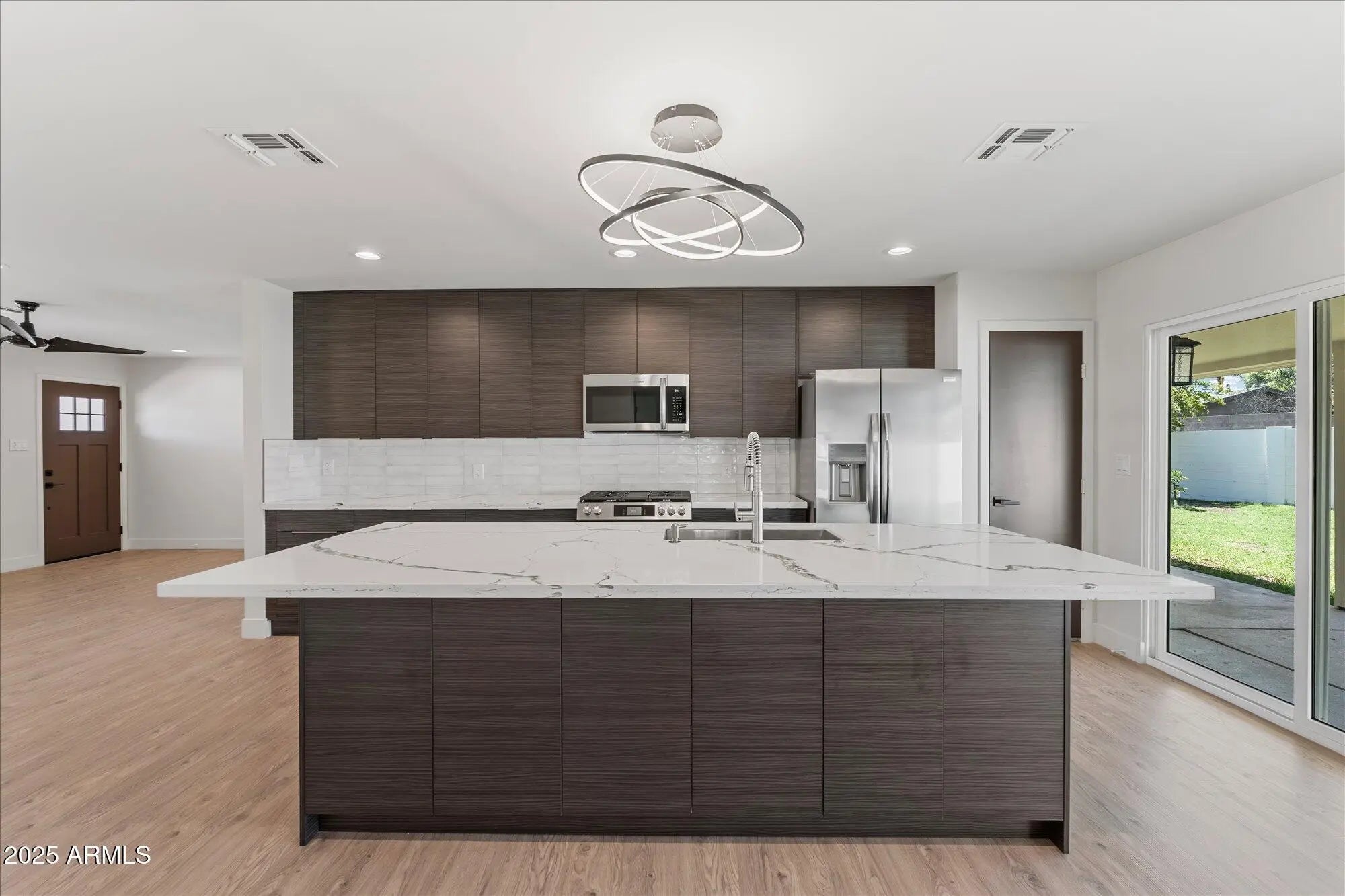 Photo of Listing #6886593