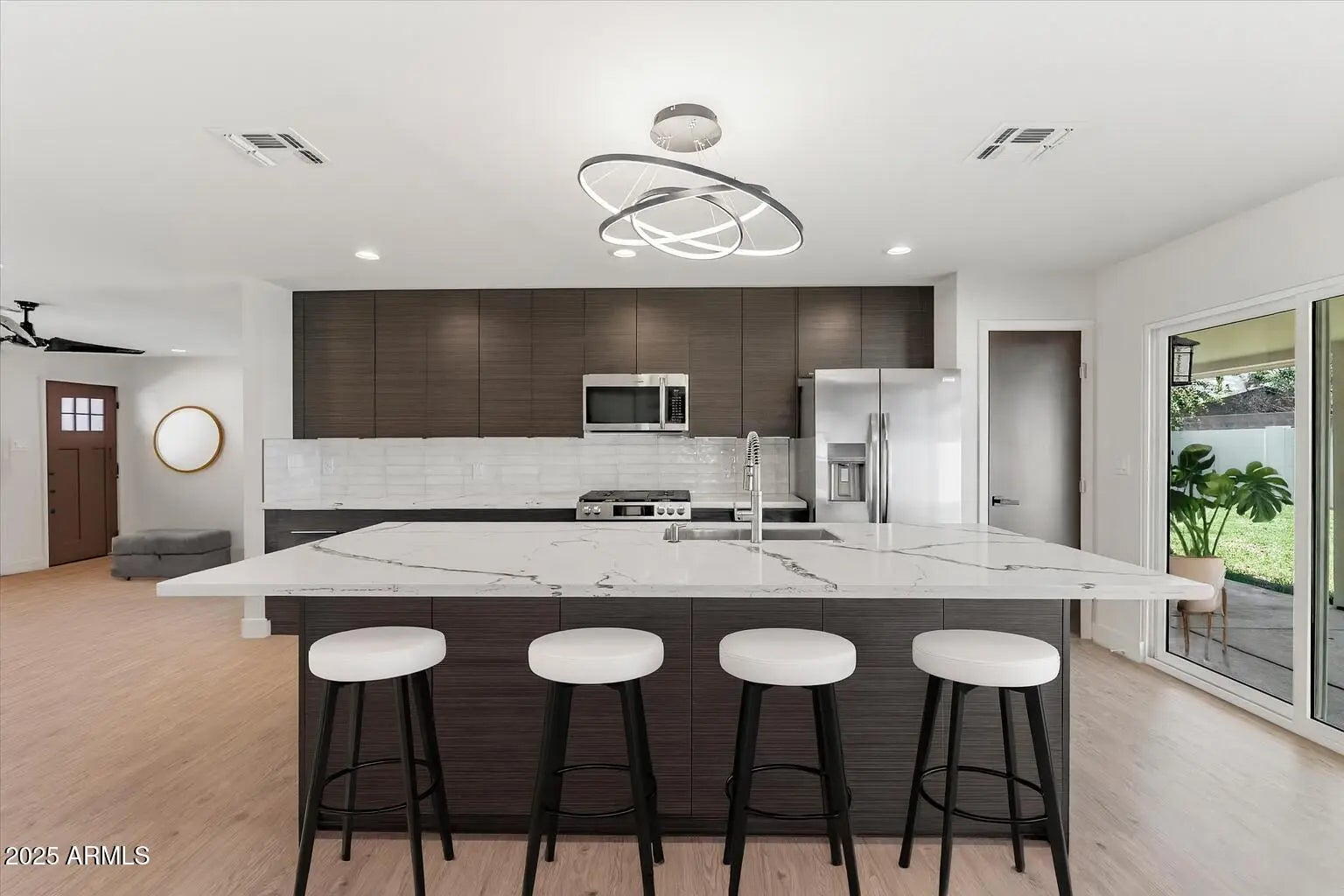 Photo of Listing #6886593