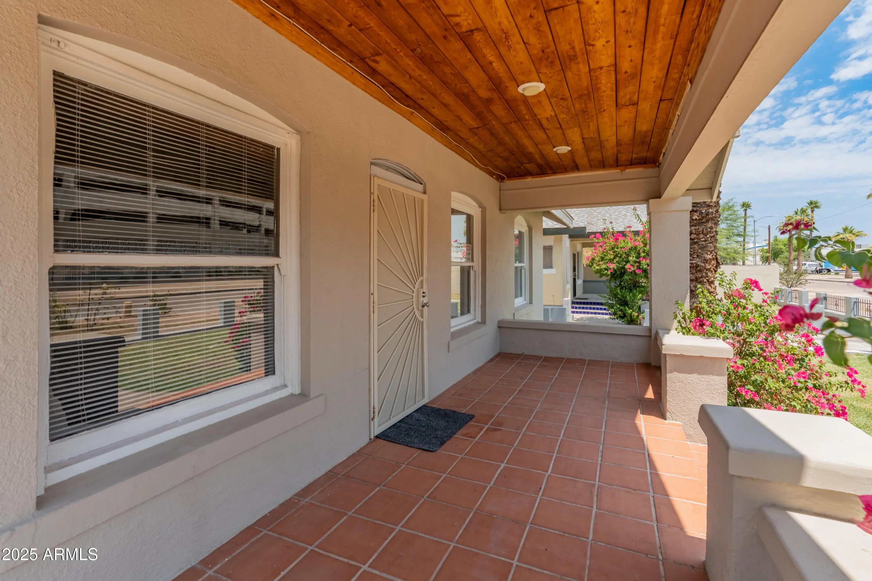 Photo of Listing #6885817