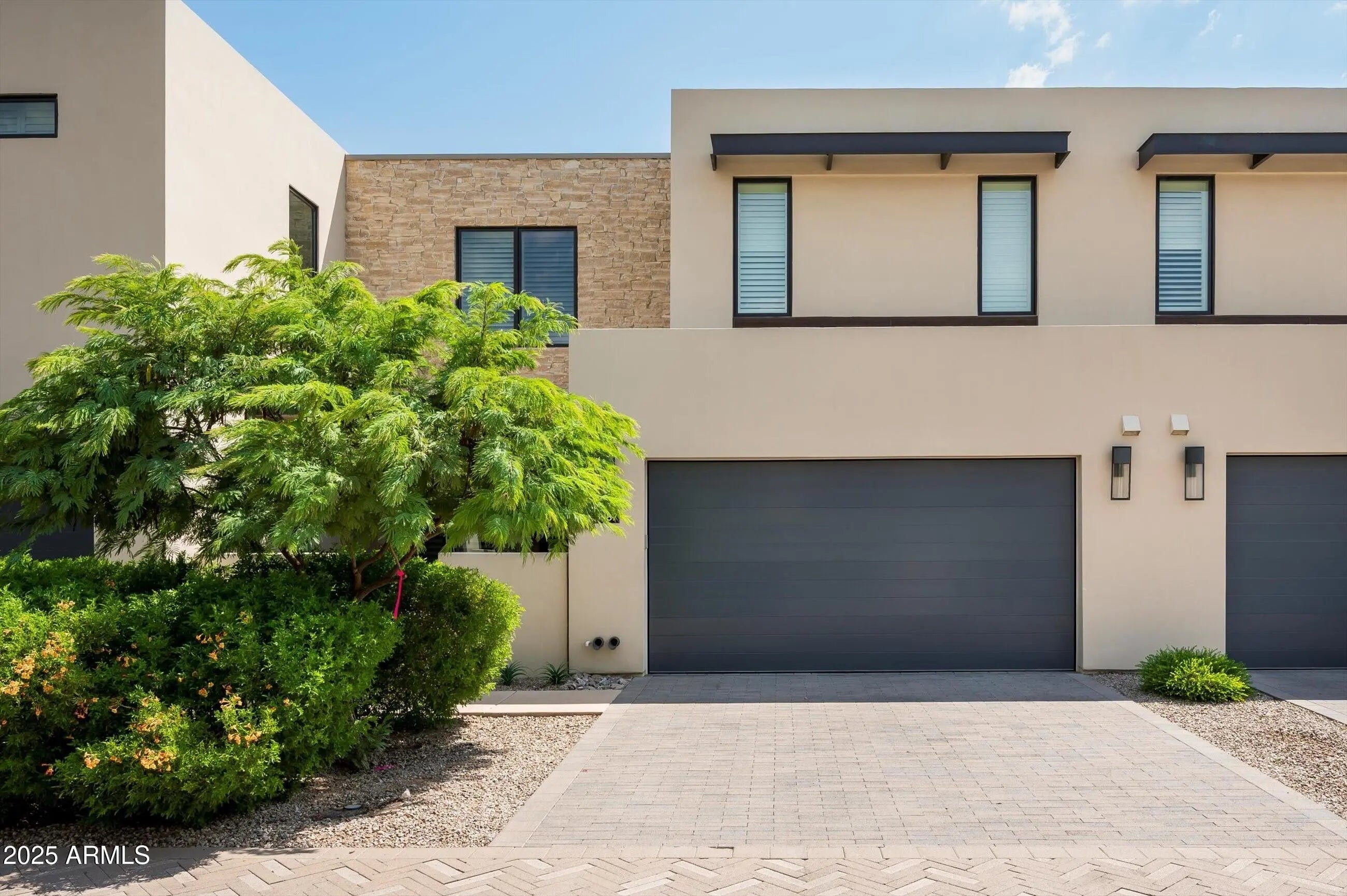 Photo of Listing #6888217