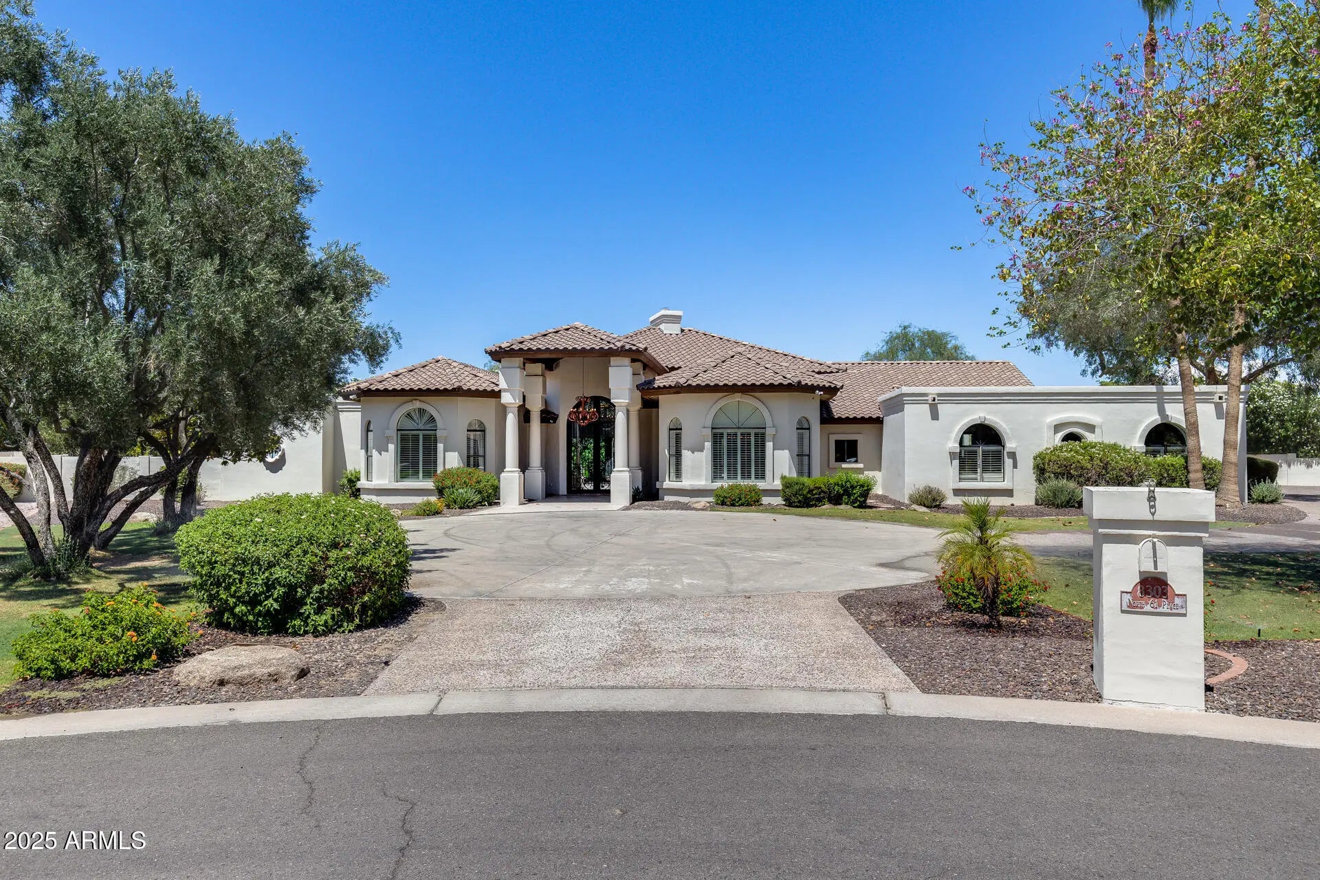 Photo of Listing #6890367