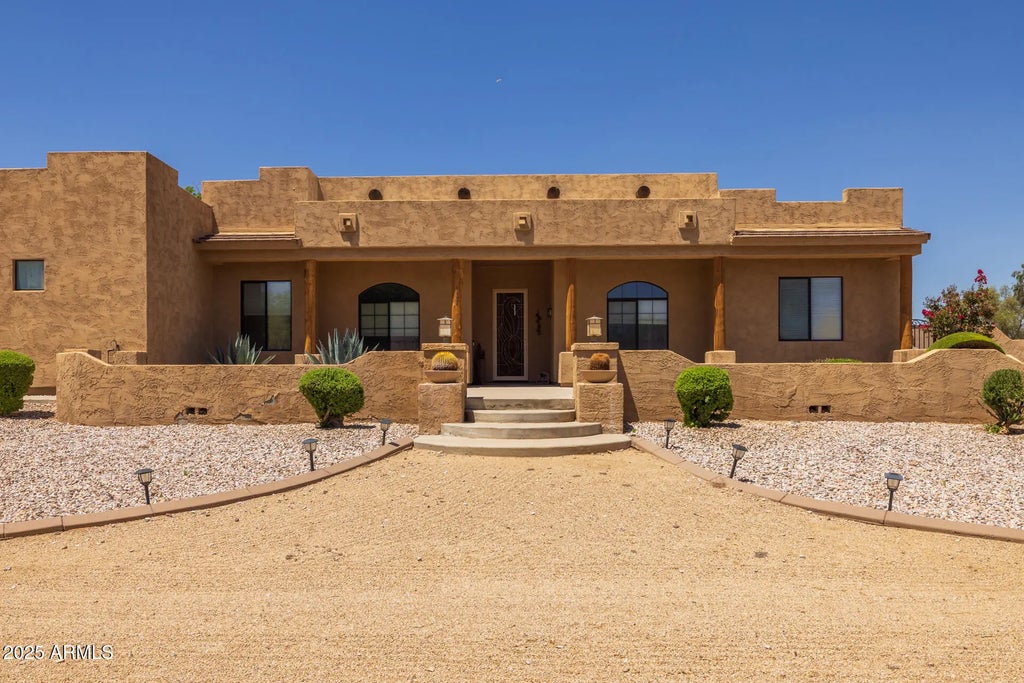 1324 W Lavitt Lane, Phoenix