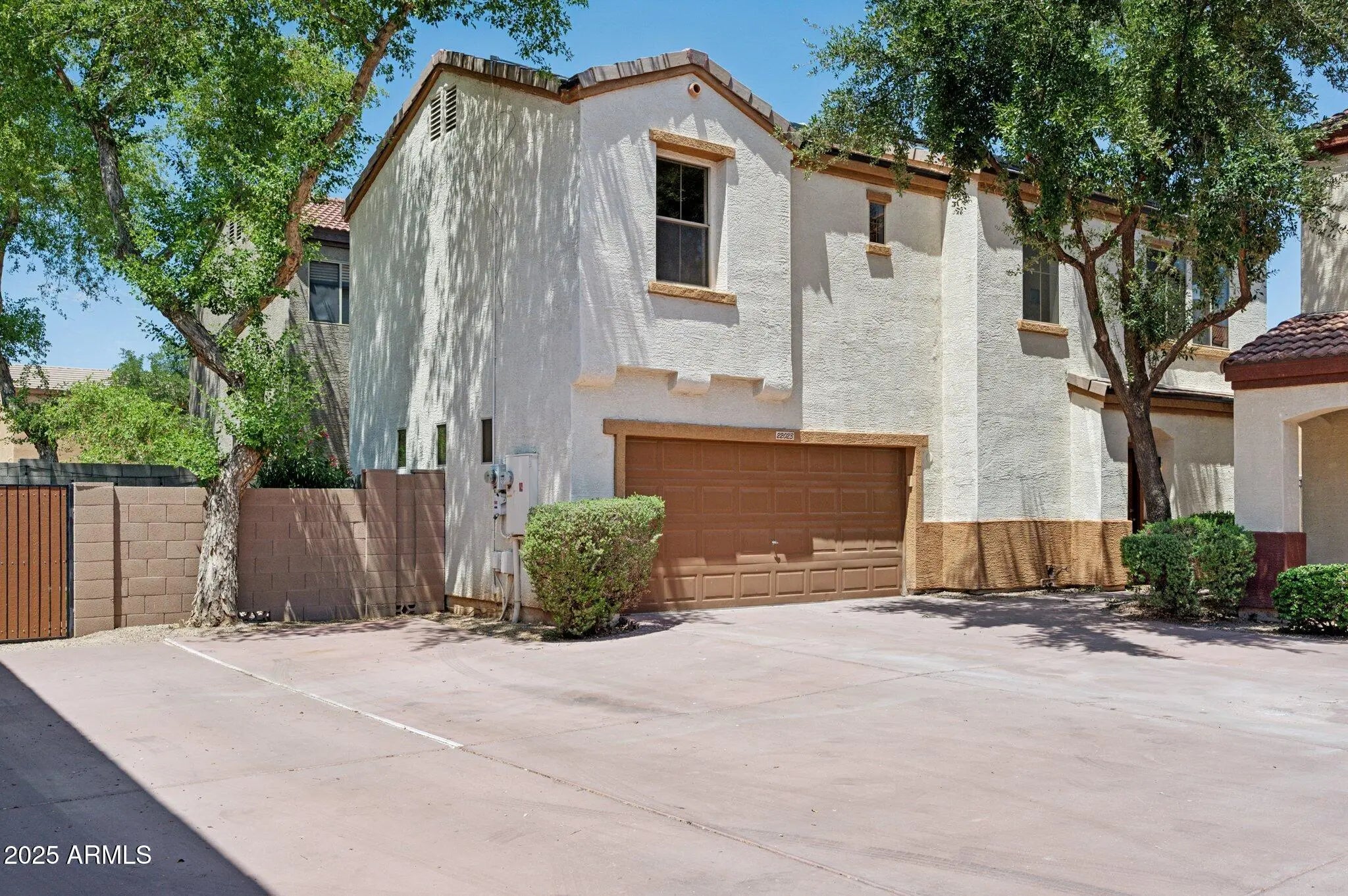 Photo of Listing #6889035