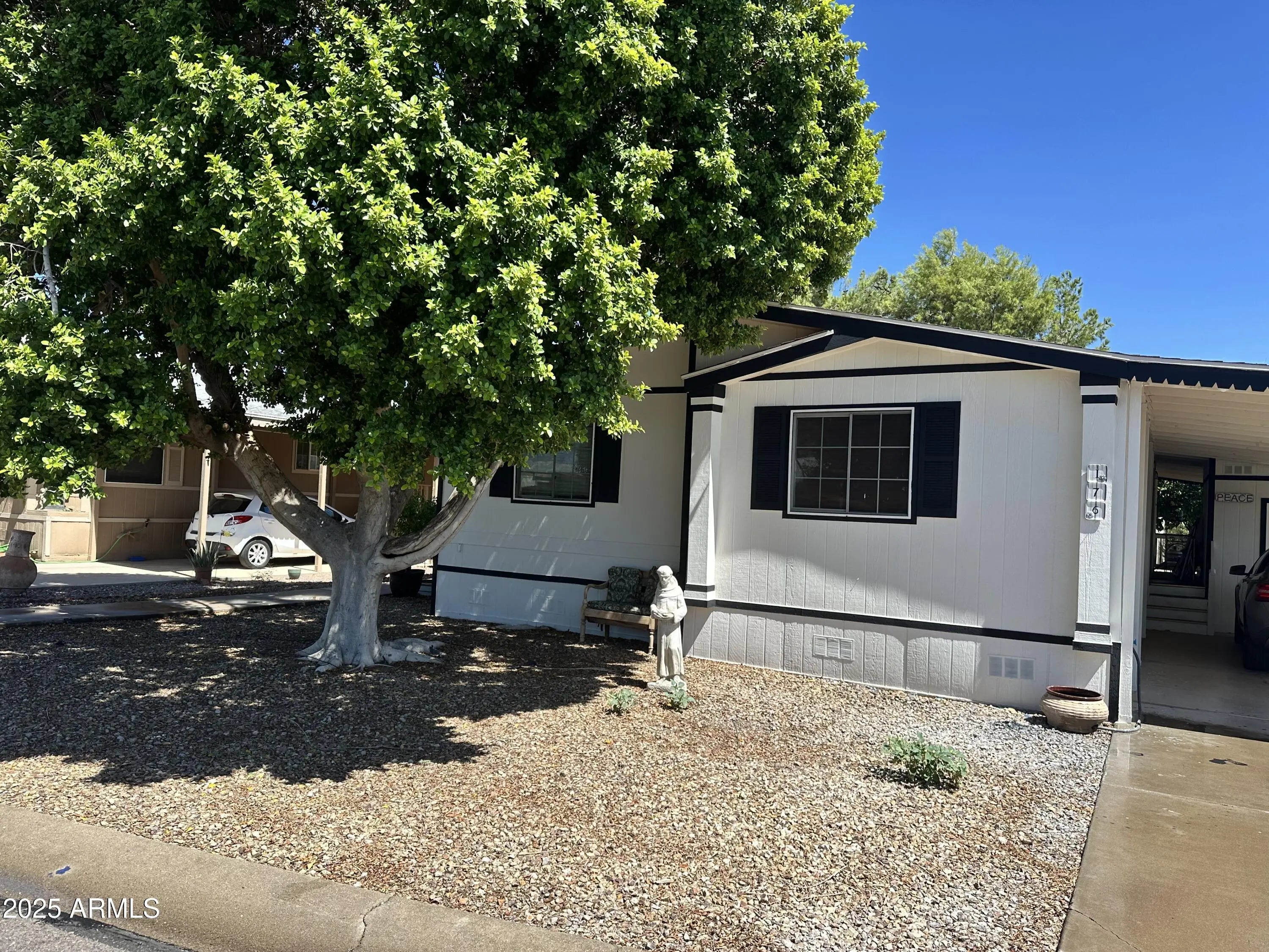 Photo of Listing #6895852