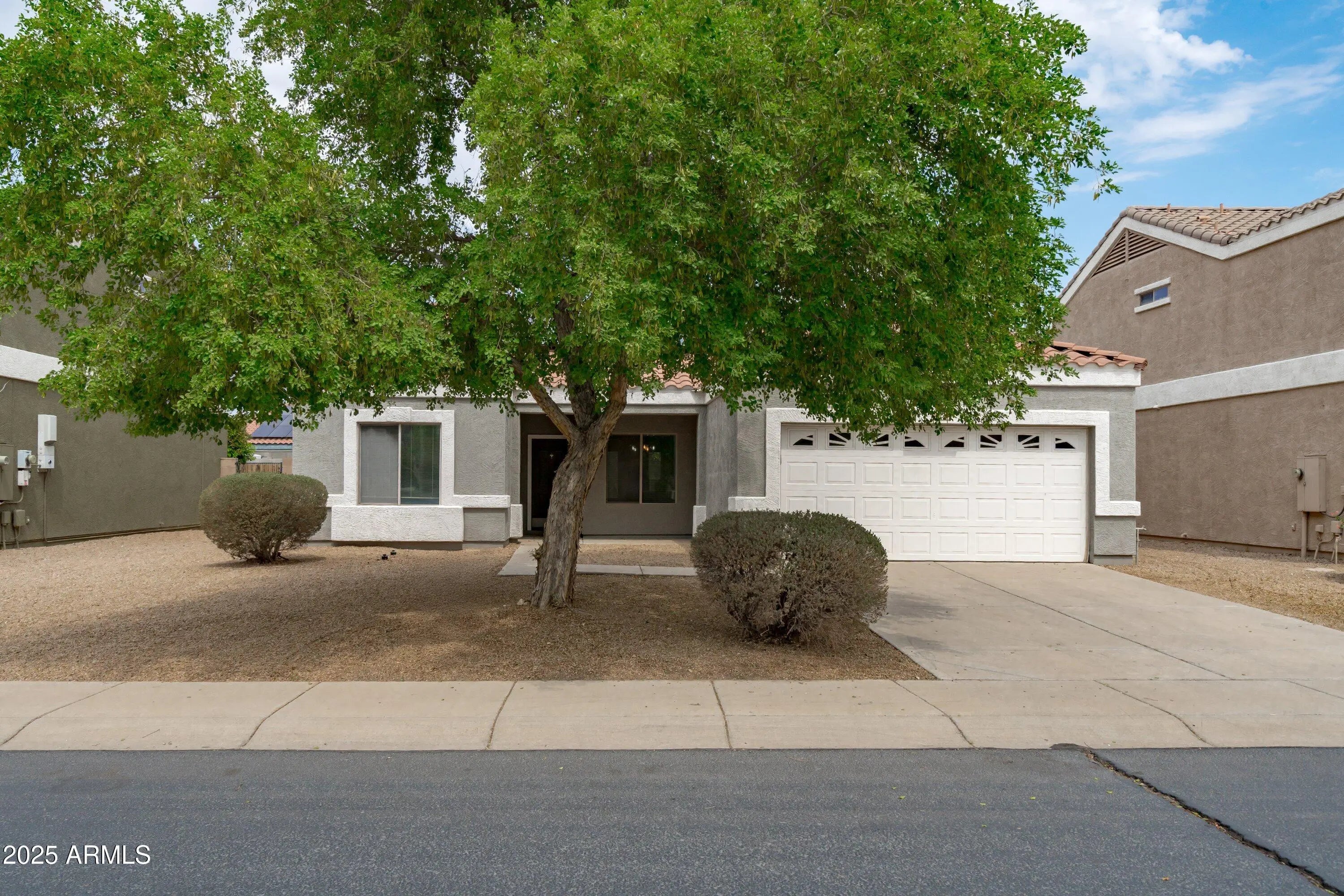 Photo of Listing #6910556