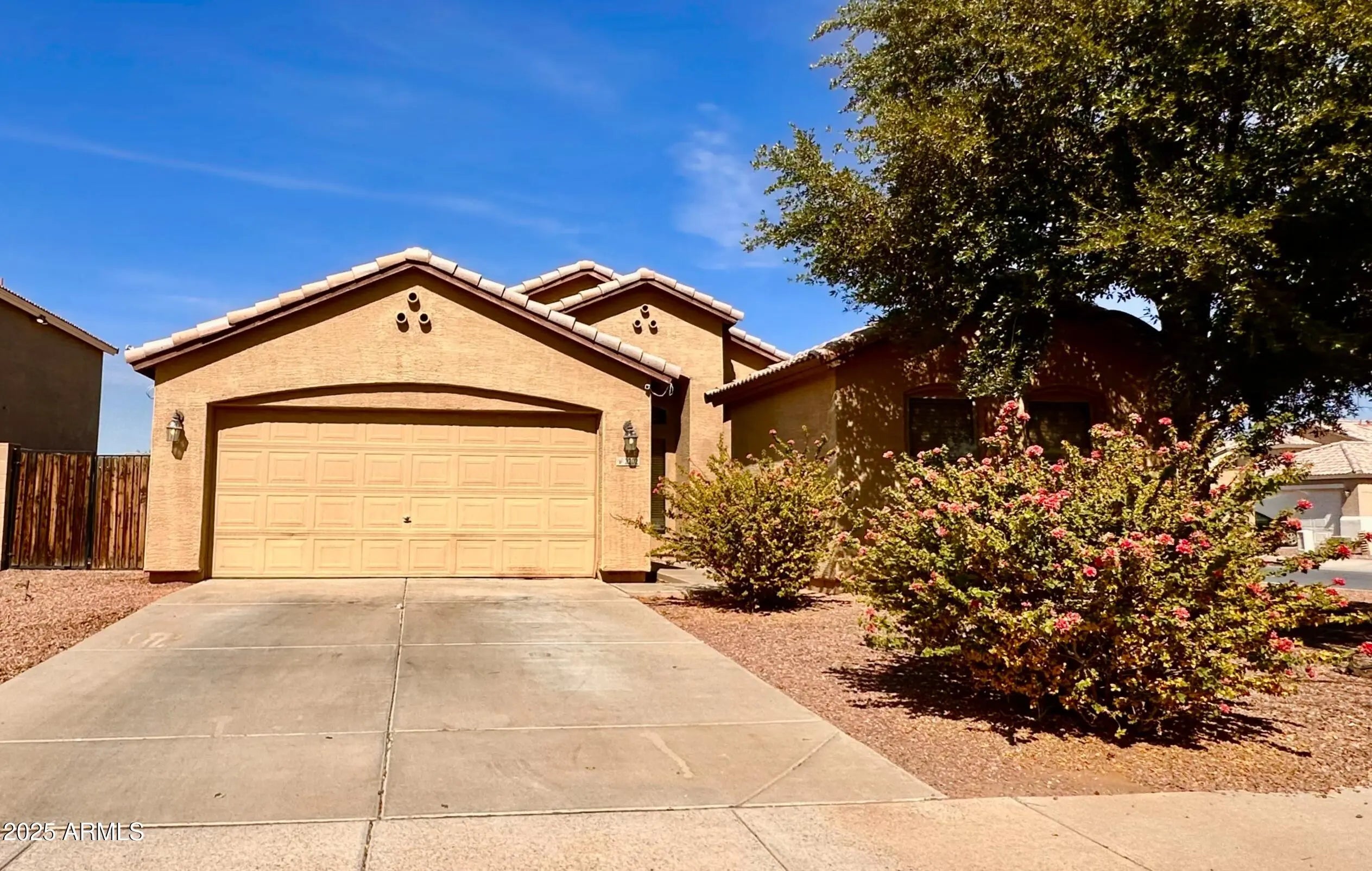 Photo of Listing #6909700