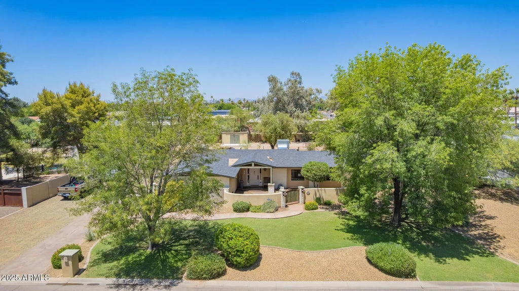 6330 E Delcoa Avenue, Scottsdale