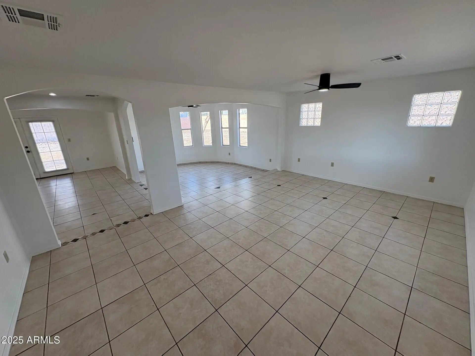 Photo of Listing #6887370