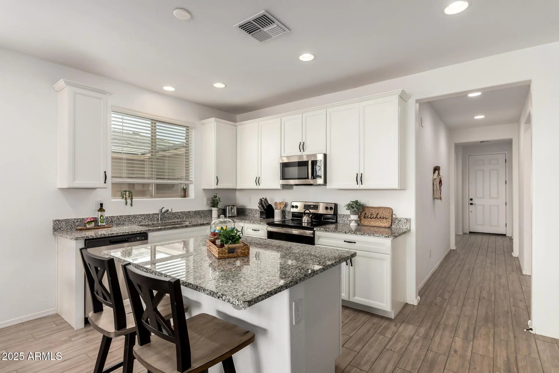 Photo of Listing #6888480