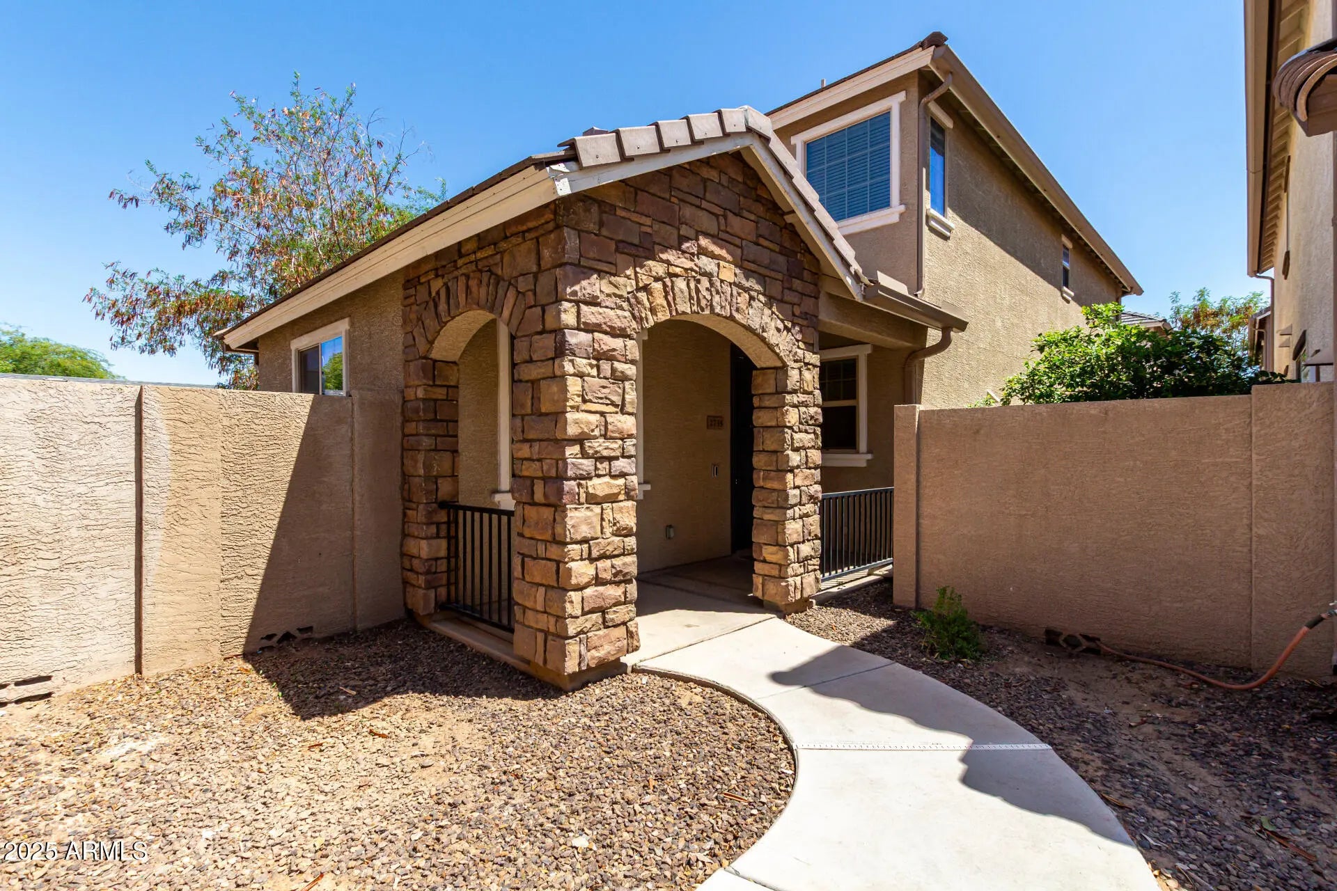 Photo of Listing #6900335