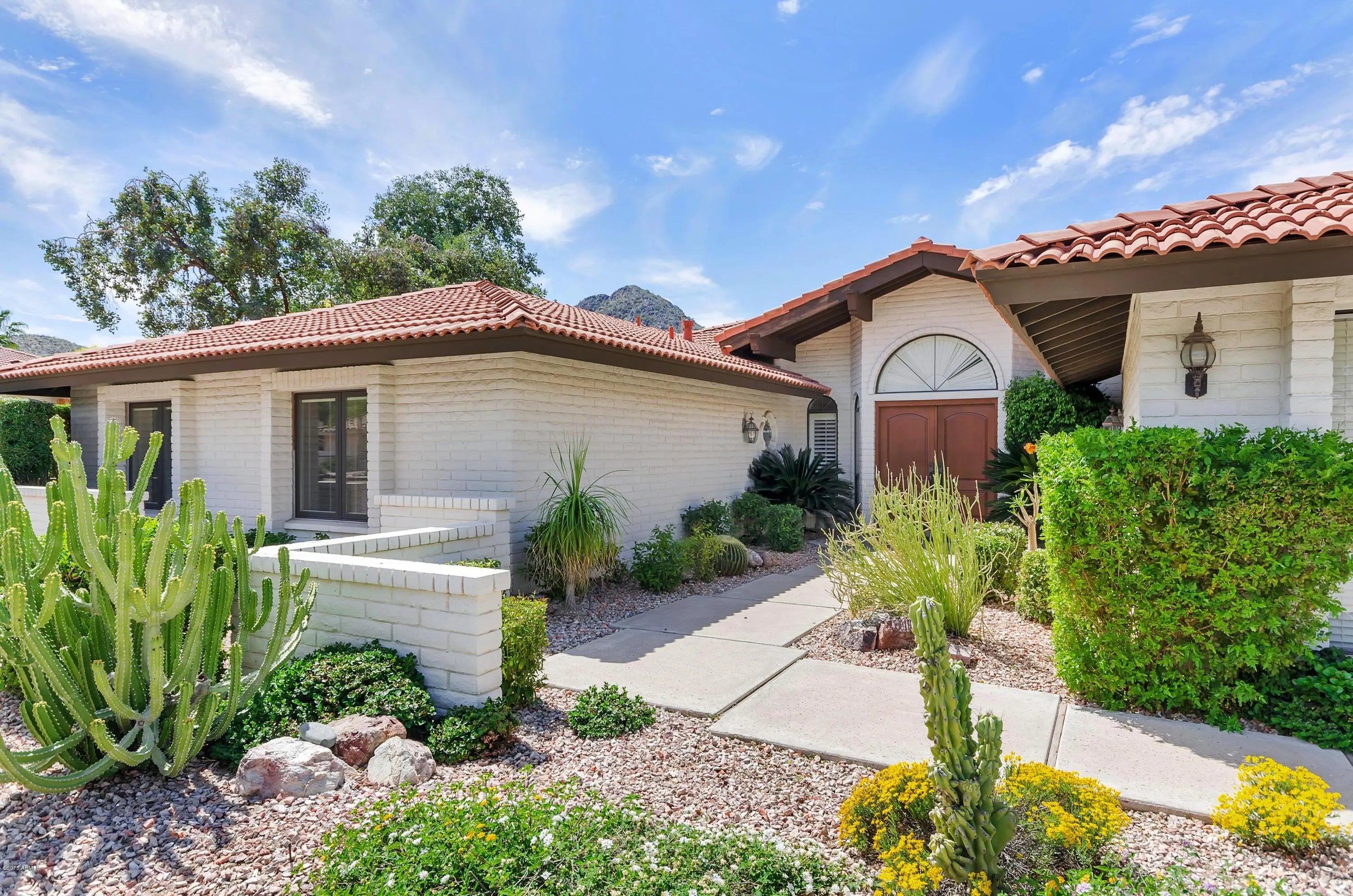 Photo of Listing #6891944