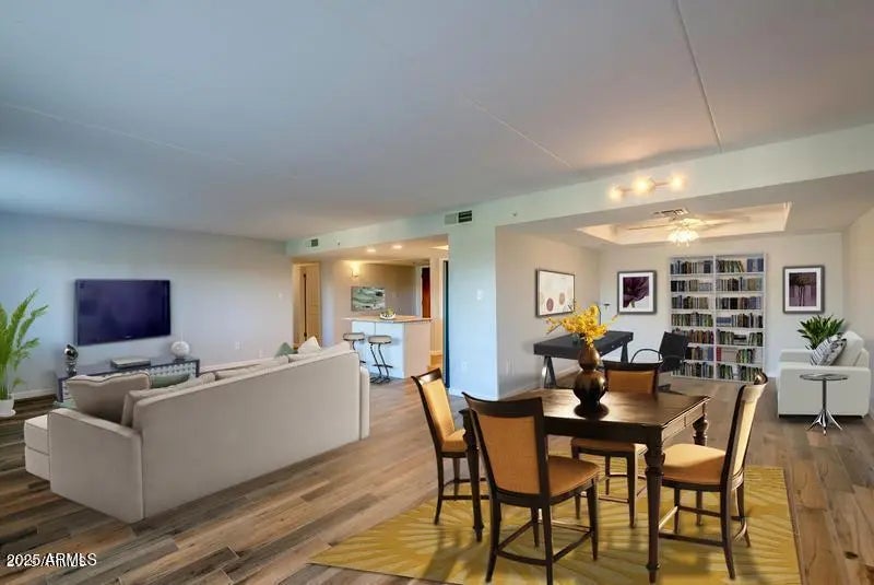 Photo of Listing #6887942