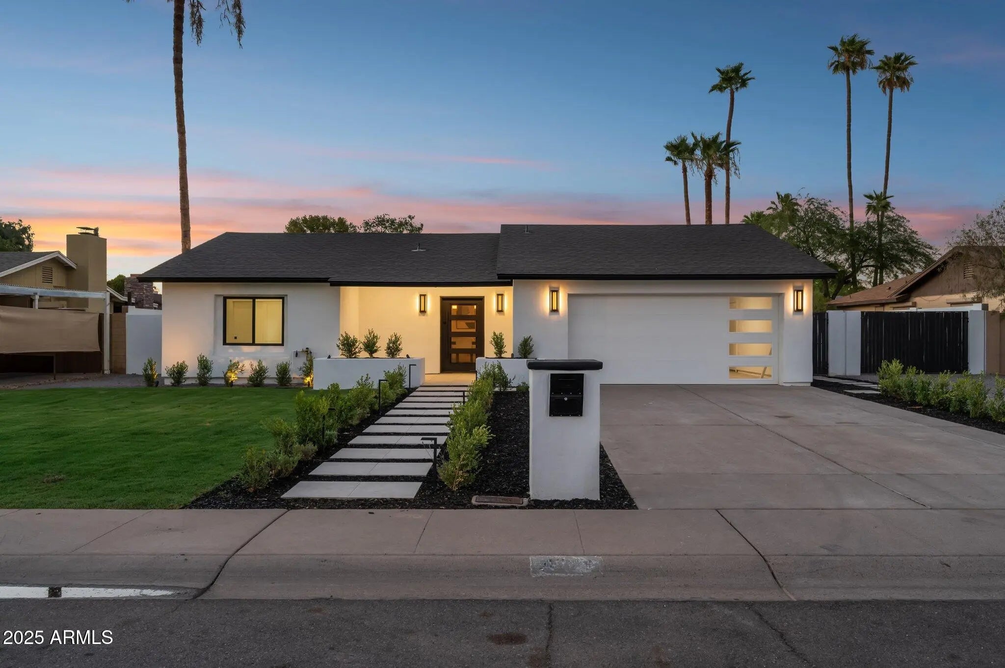 Photo of Listing #6894296