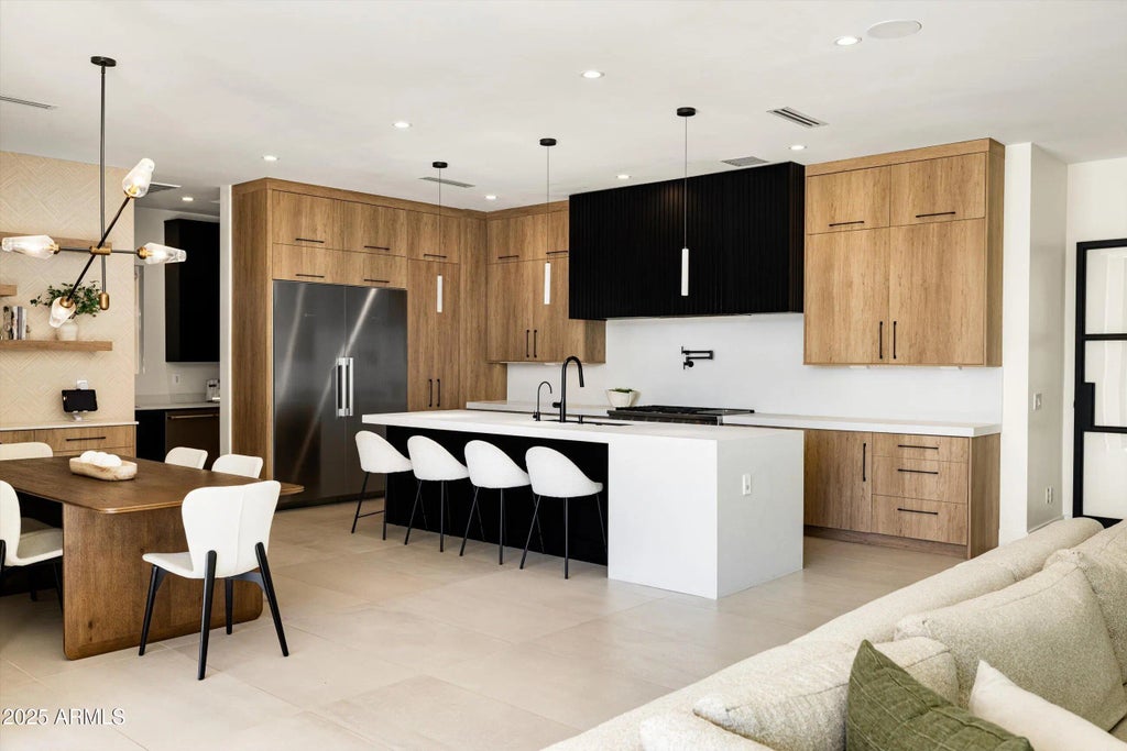 3721 E Piccadilly Road, Phoenix