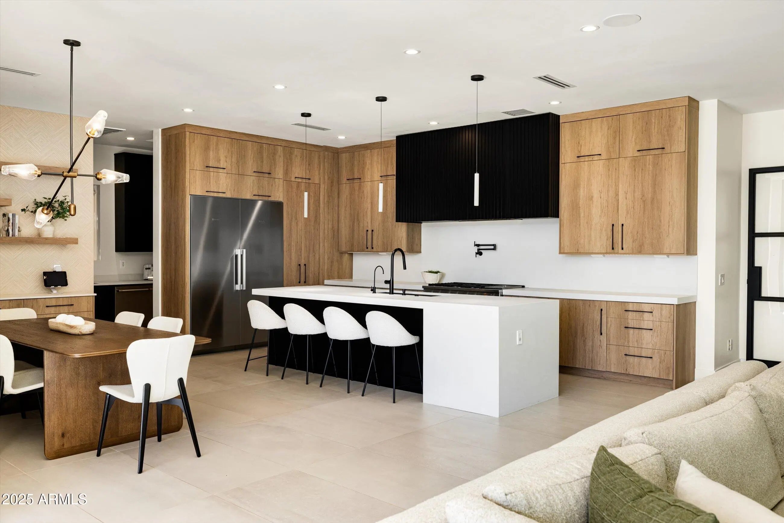 Photo of Listing #6948933