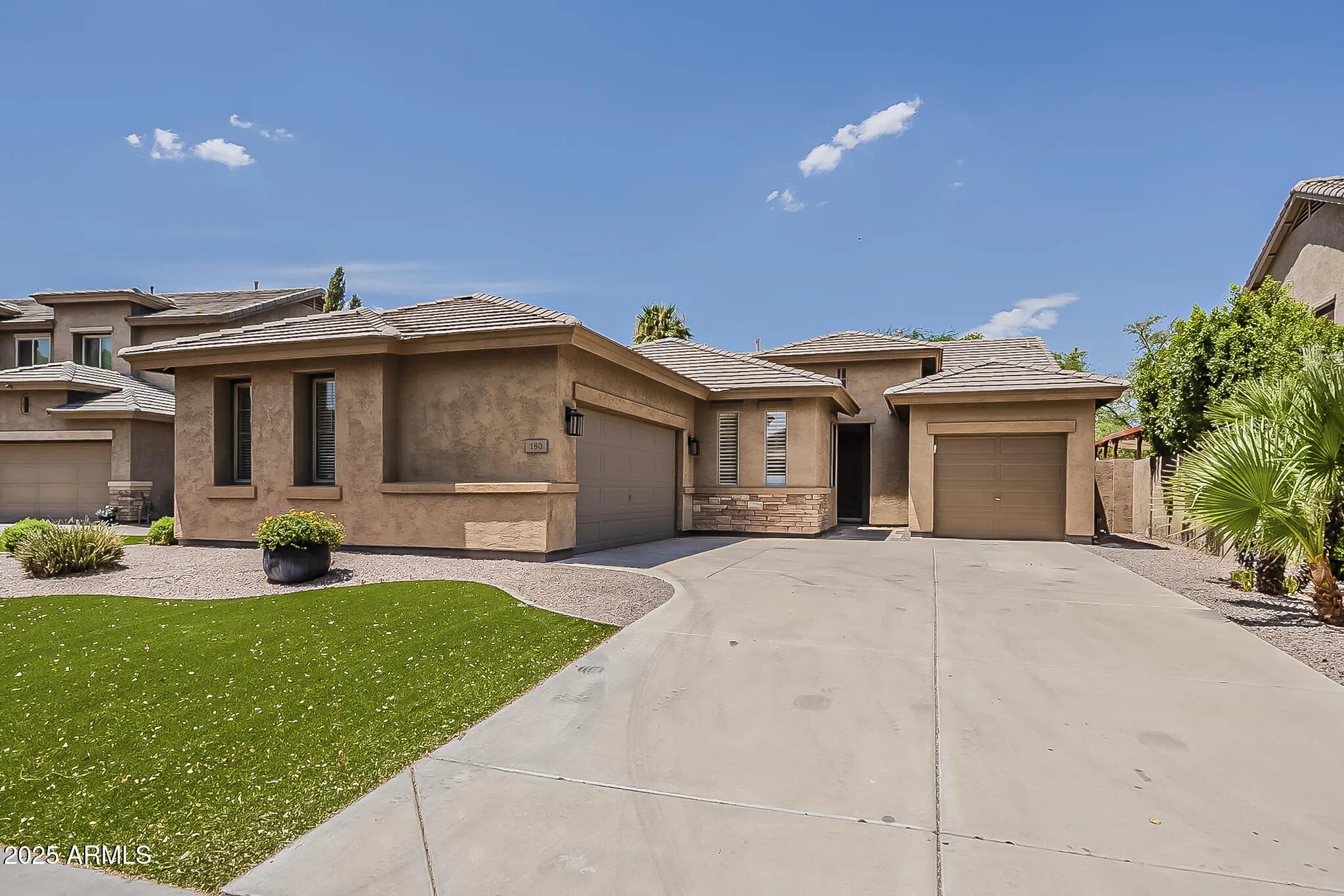 Photo of Listing #6888668