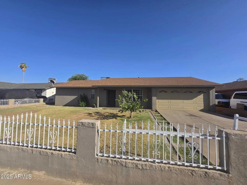 7553 W Montecito Avenue, Phoenix