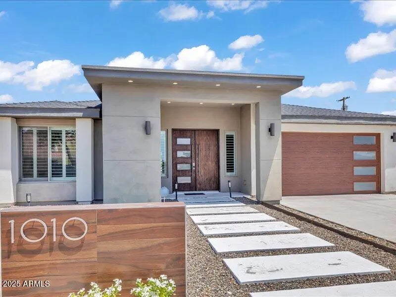 Photo of Listing #6889233