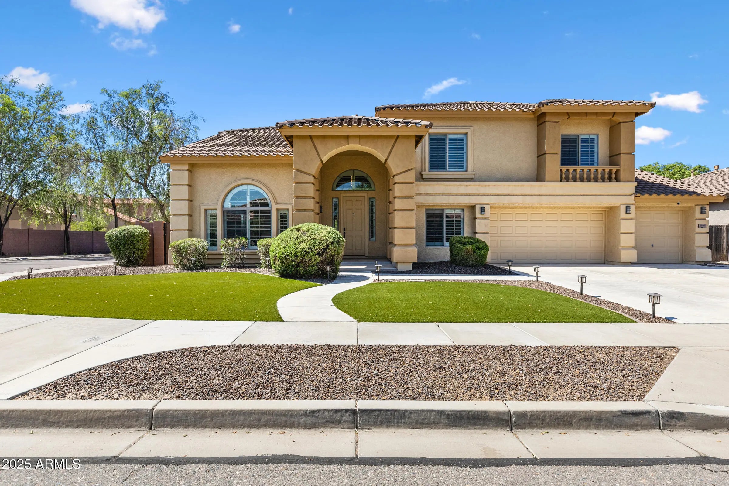 Photo of Listing #6887903