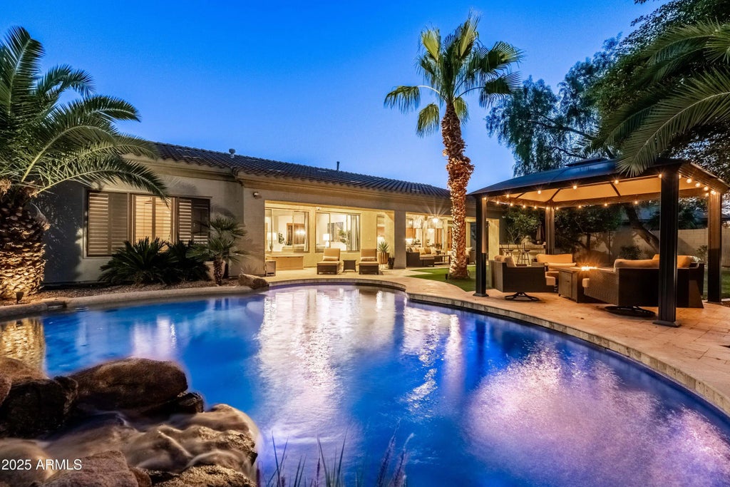 4450 E Carriage Court, Gilbert
