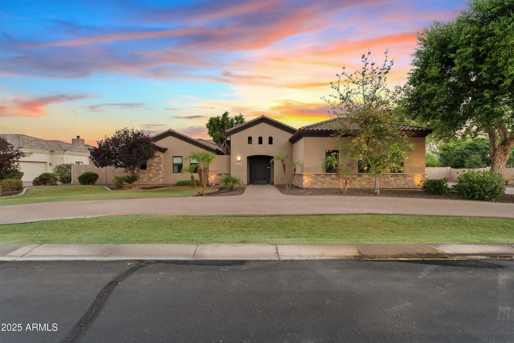 2815 E Arrowhead Trail, Gilbert