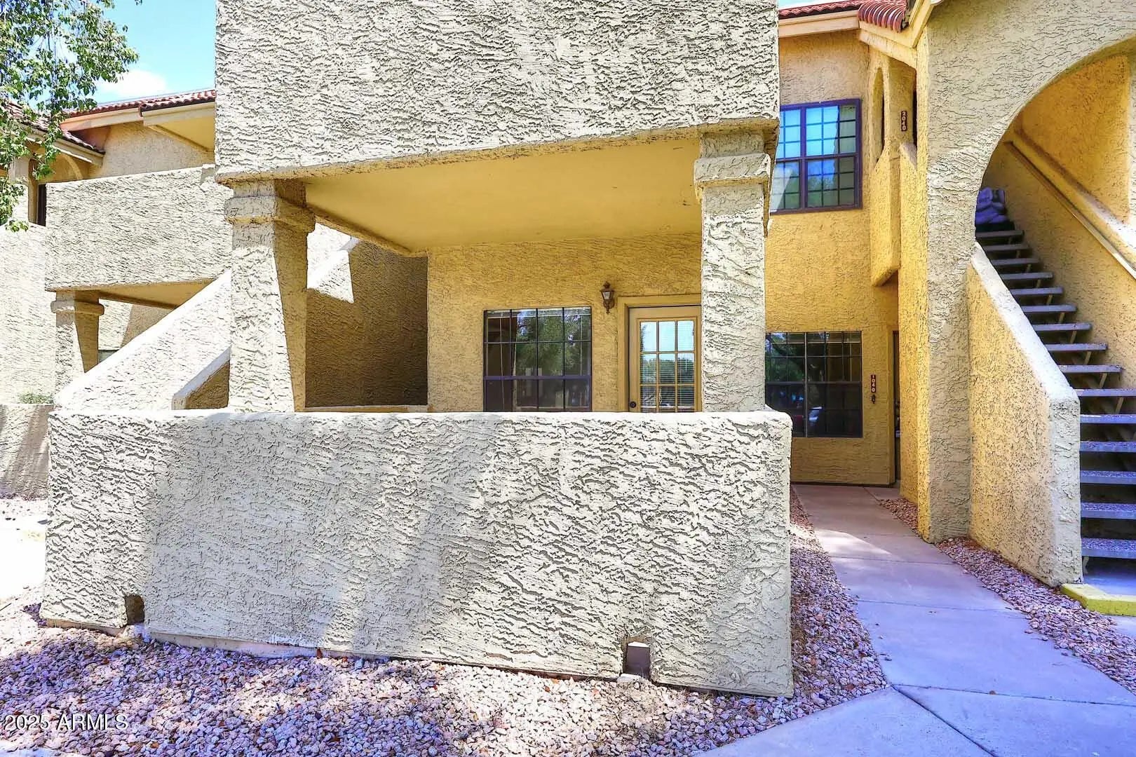 Photo of Listing #6896232