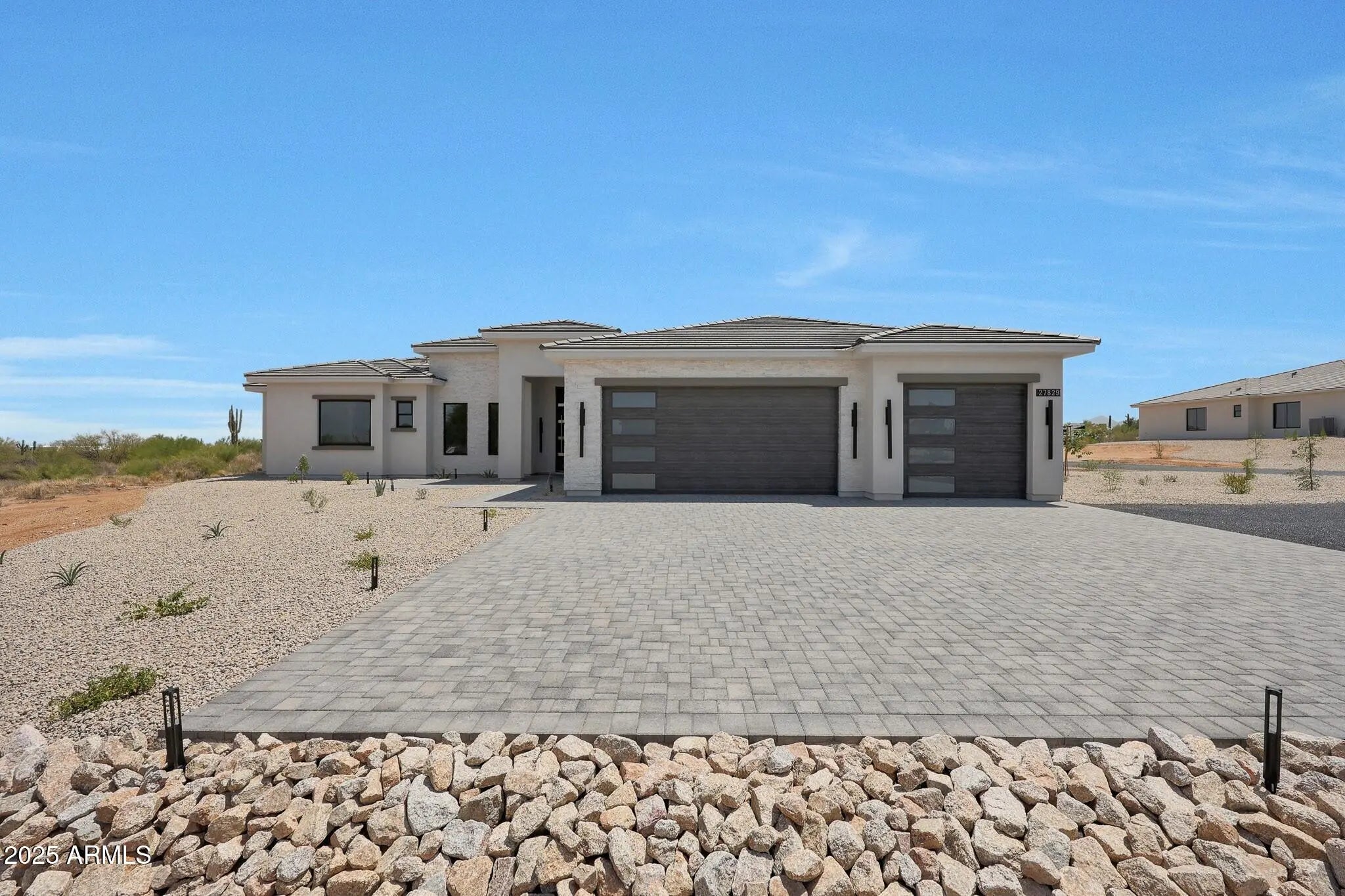 Photo of Listing #6897033