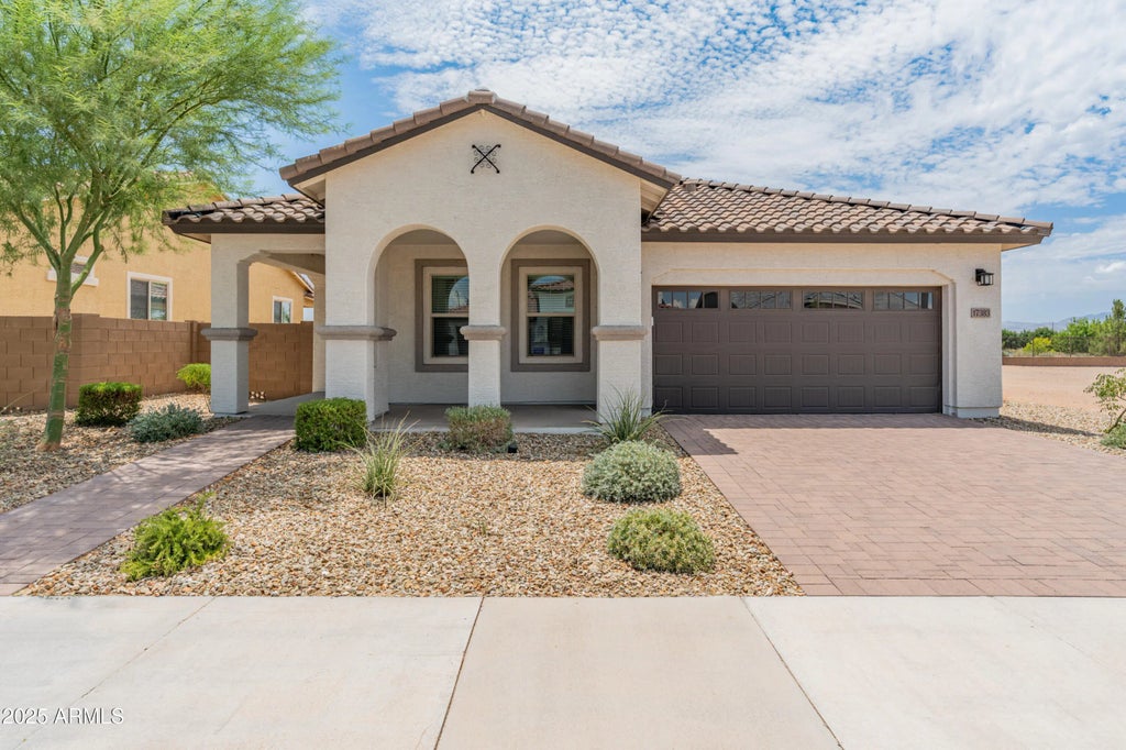 17383 W Chama Drive, Surprise